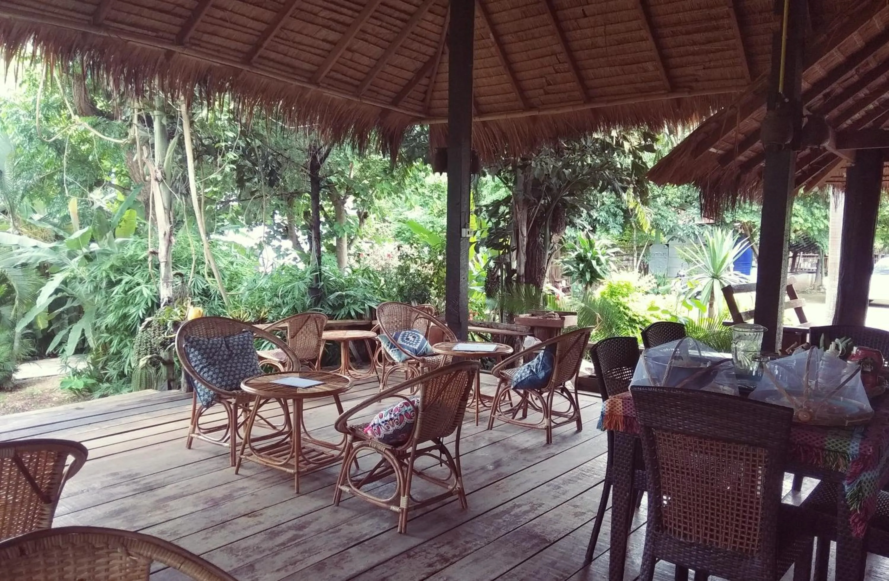 Restaurant/places to eat in Kalm Pai