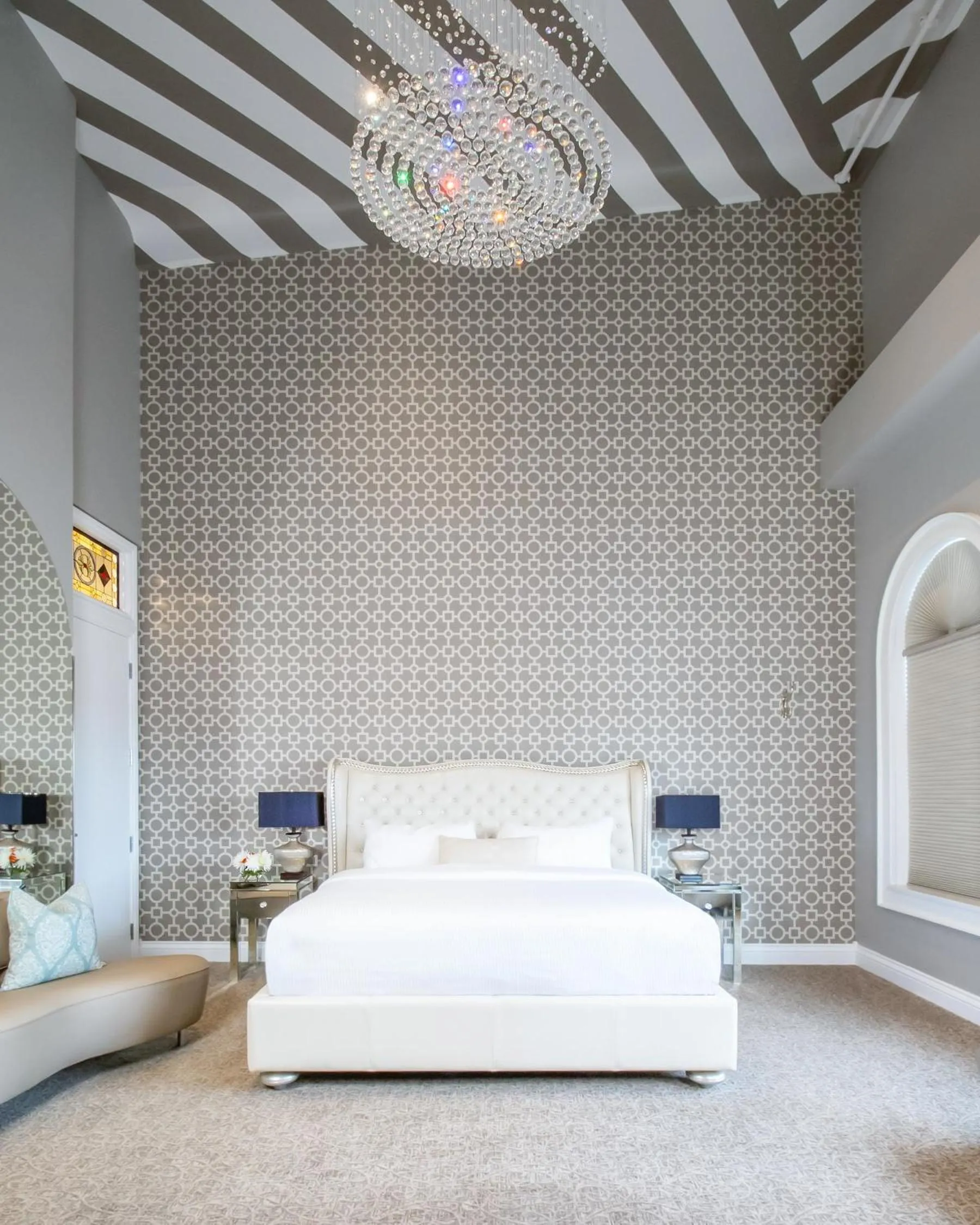 Bed in Retro Suites Hotel