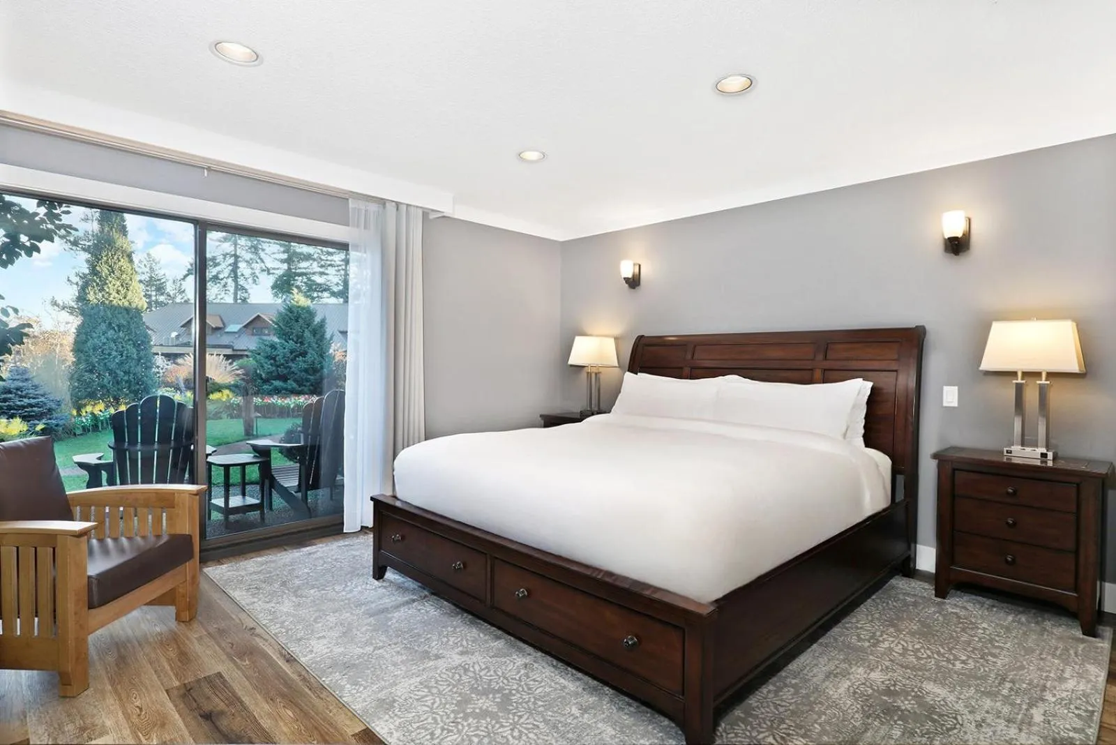 Bed in Kingfisher Pacific Resort & Spa