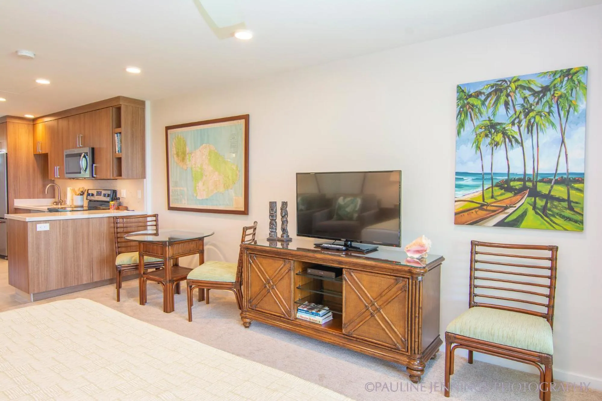 Nāpili Surf Beach Resort by Castle
