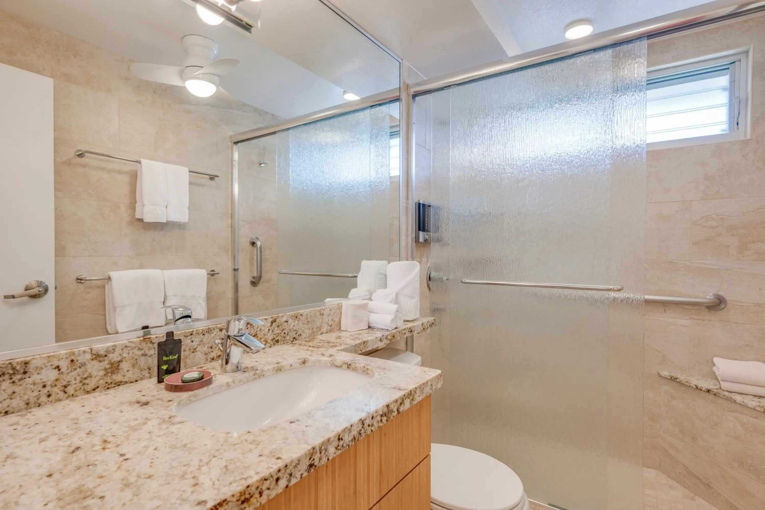 Bathroom in Nāpili Surf Beach Resort by Castle