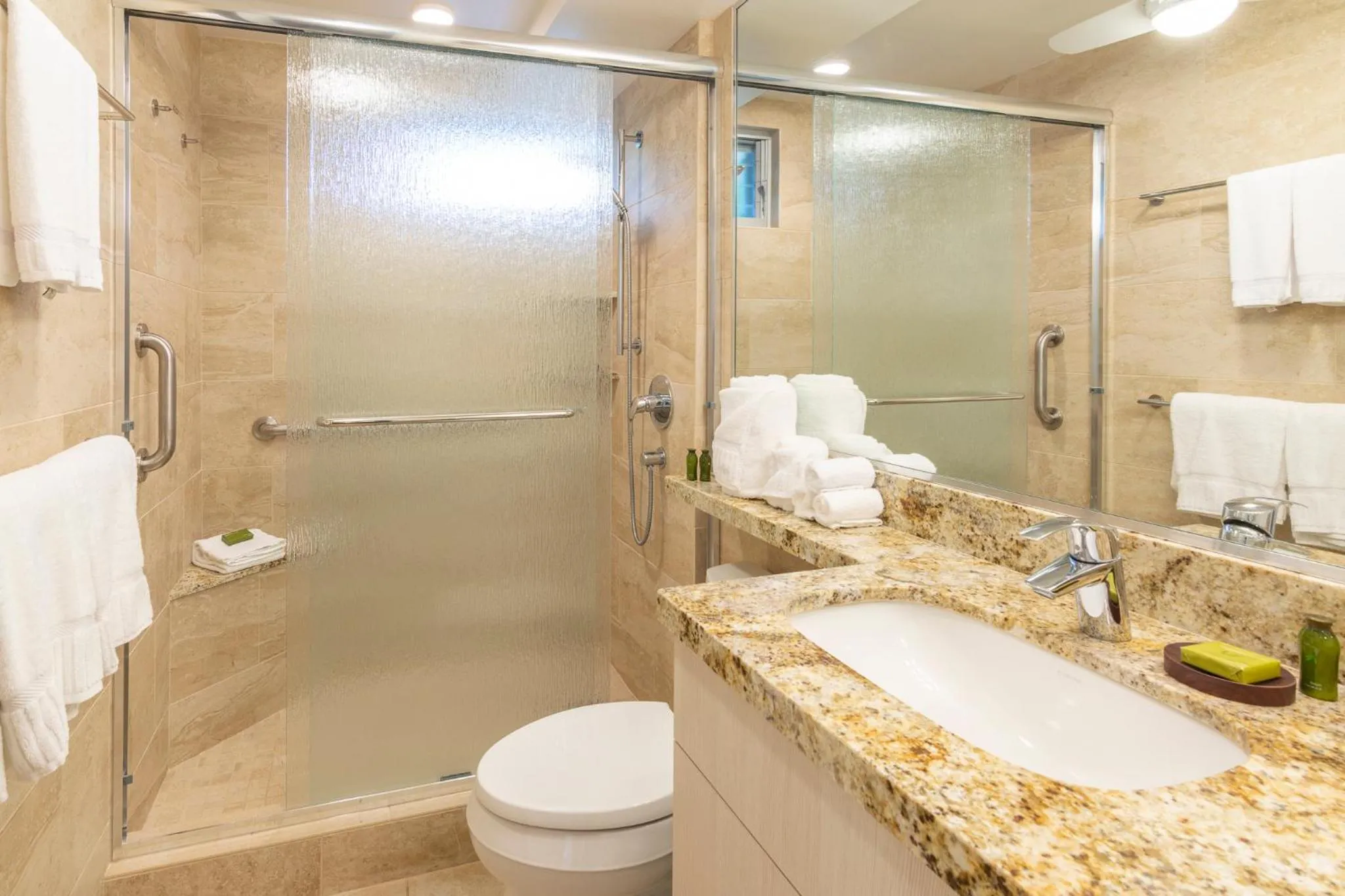 Bathroom in Nāpili Surf Beach Resort by Castle