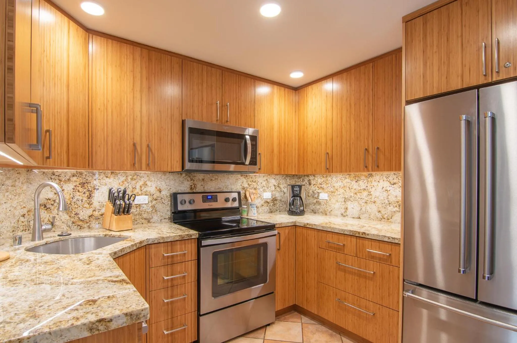 kitchen in Nāpili Surf Beach Resort by Castle