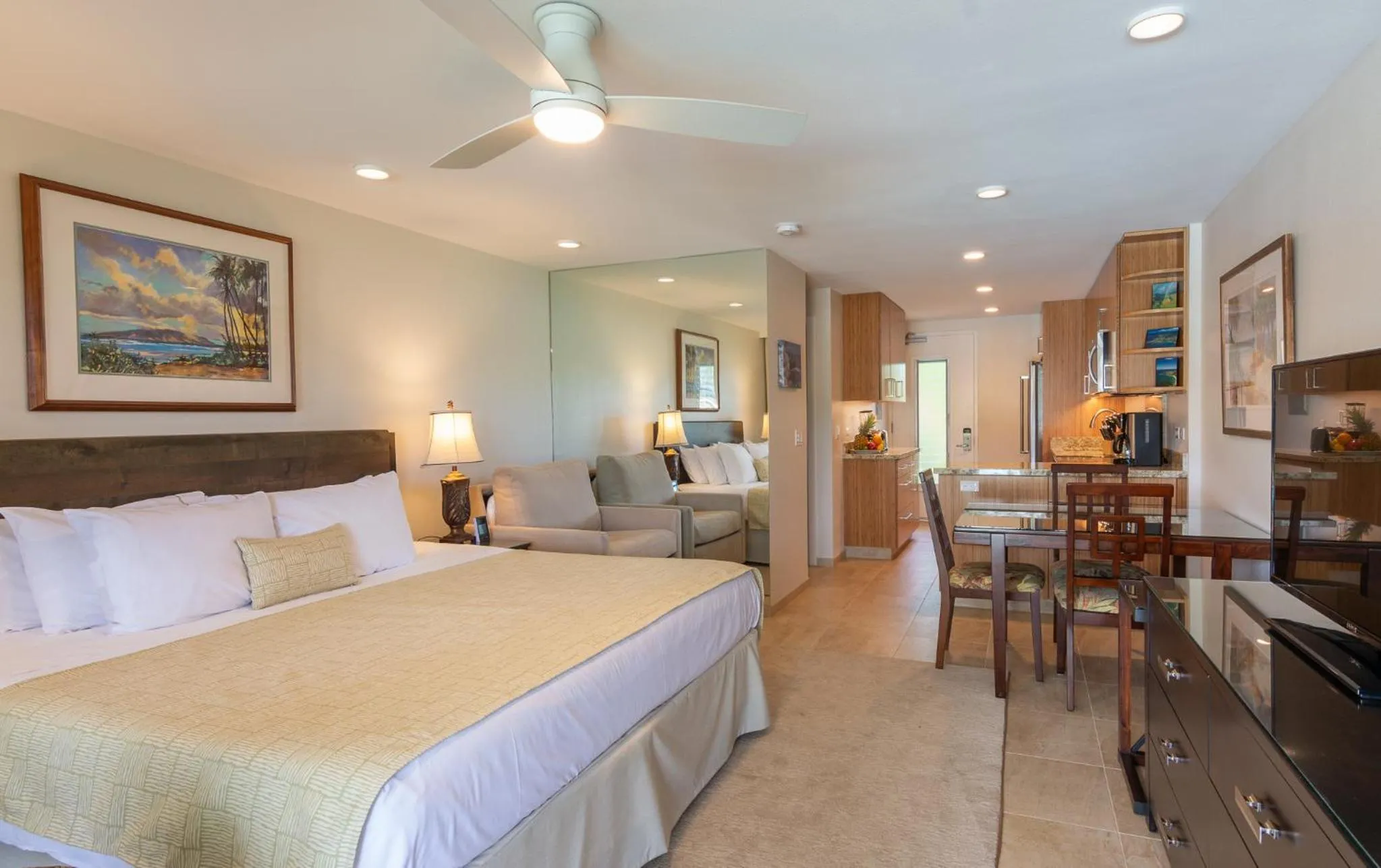 Bedroom, Bed in Nāpili Surf Beach Resort by Castle