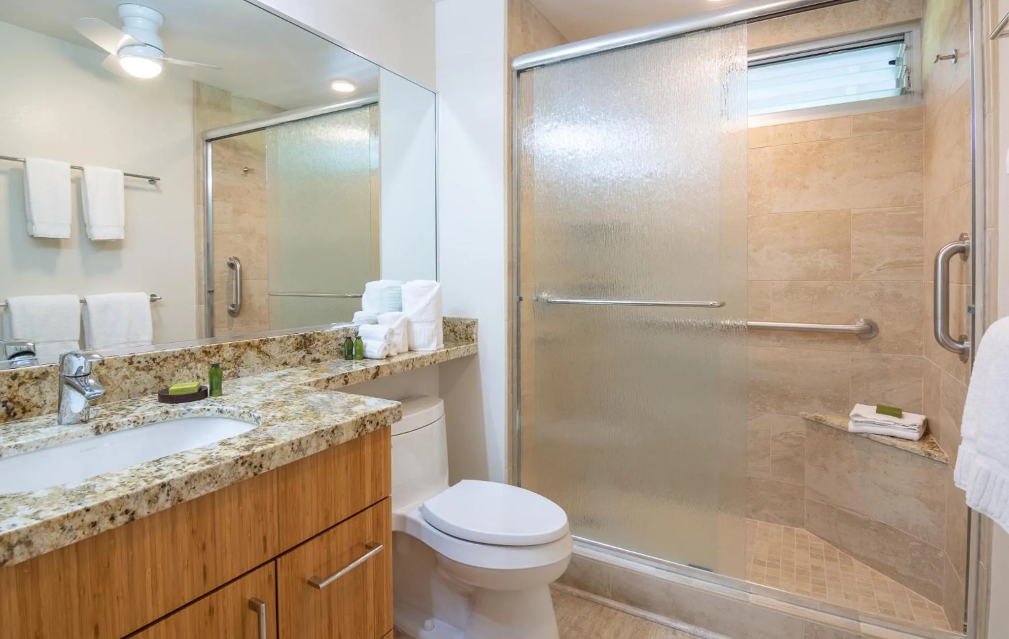 Bathroom in Nāpili Surf Beach Resort by Castle