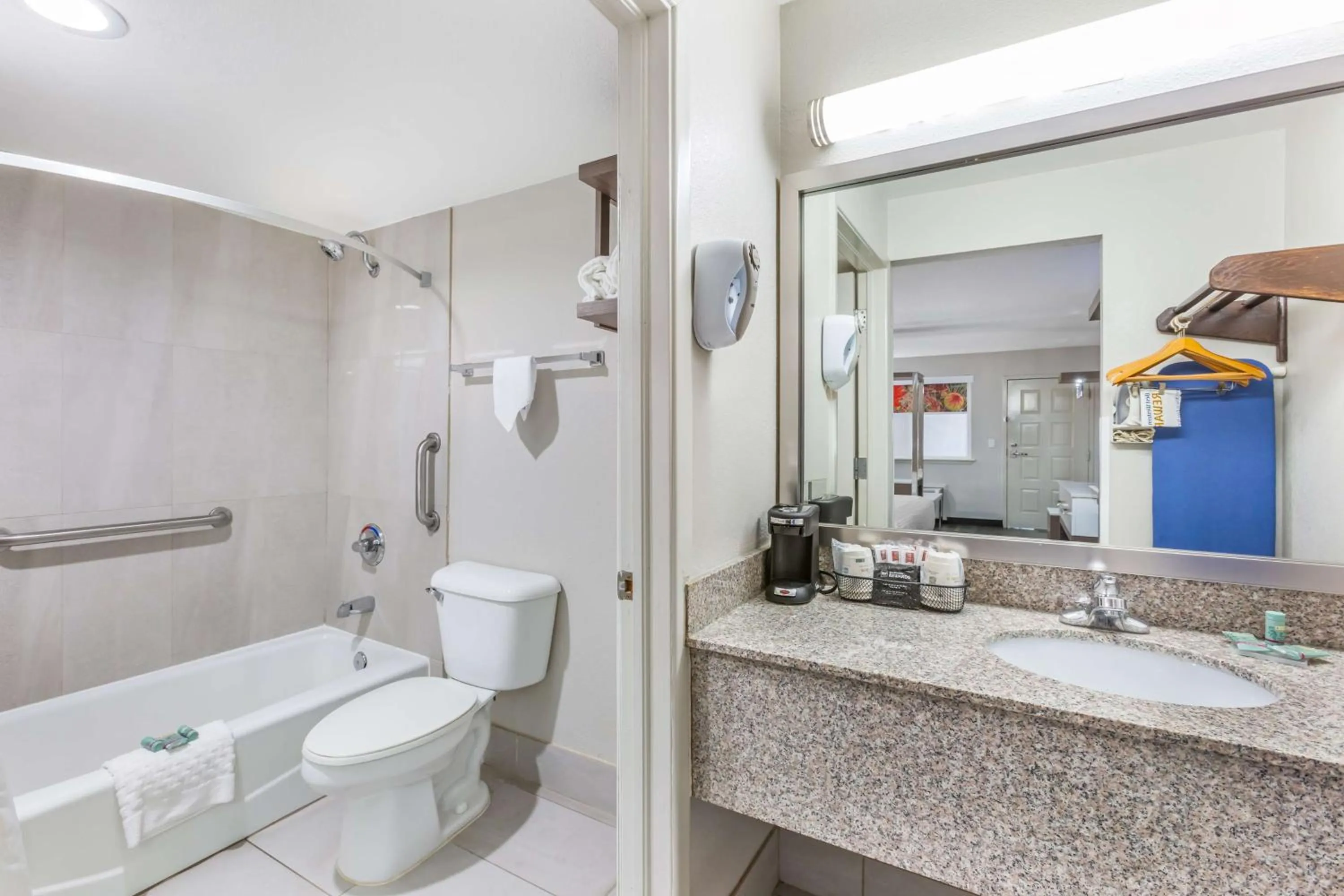 Bathroom in Best Western Sunland Park Inn