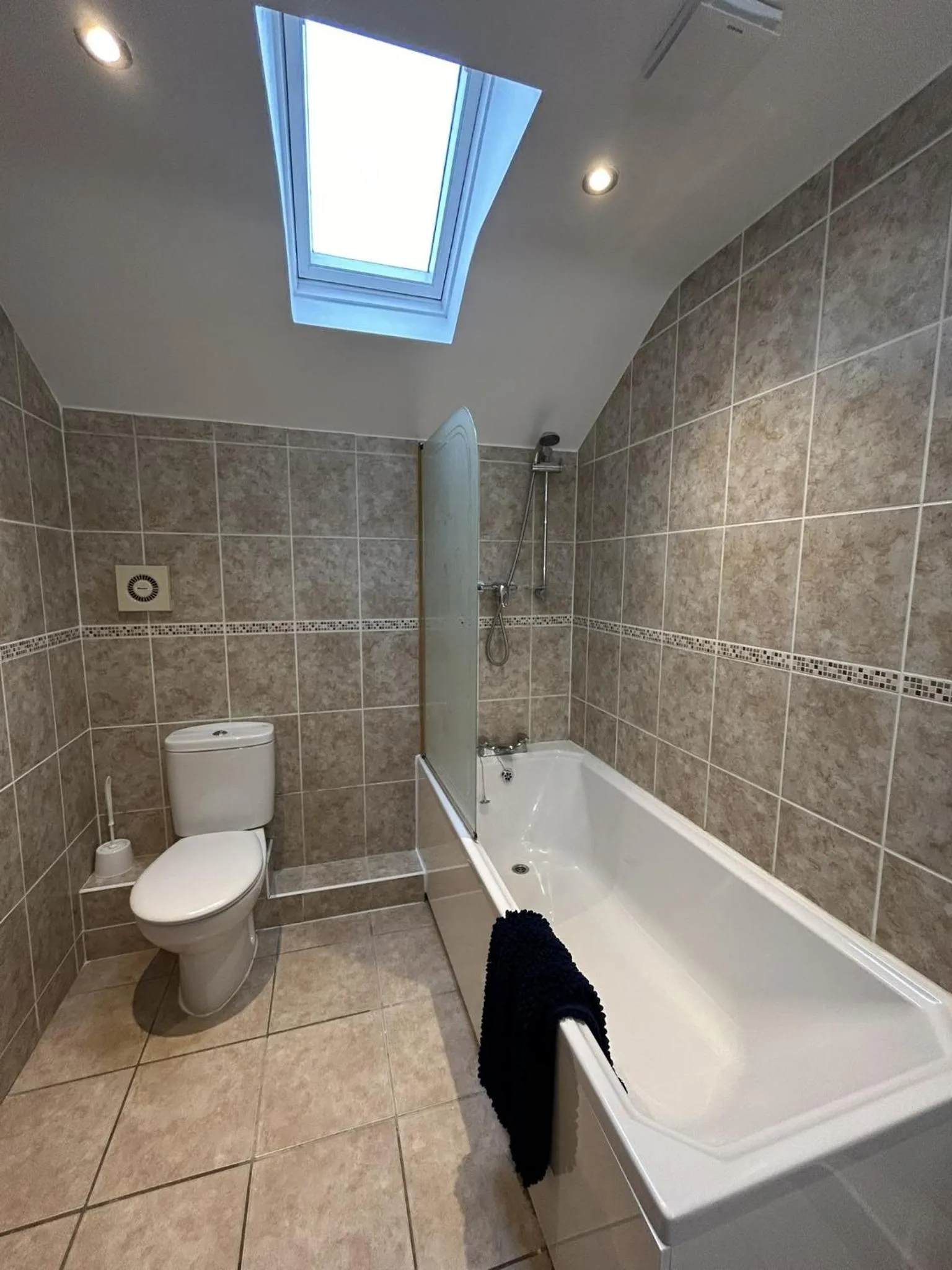 Bathroom in The Golden Fleece