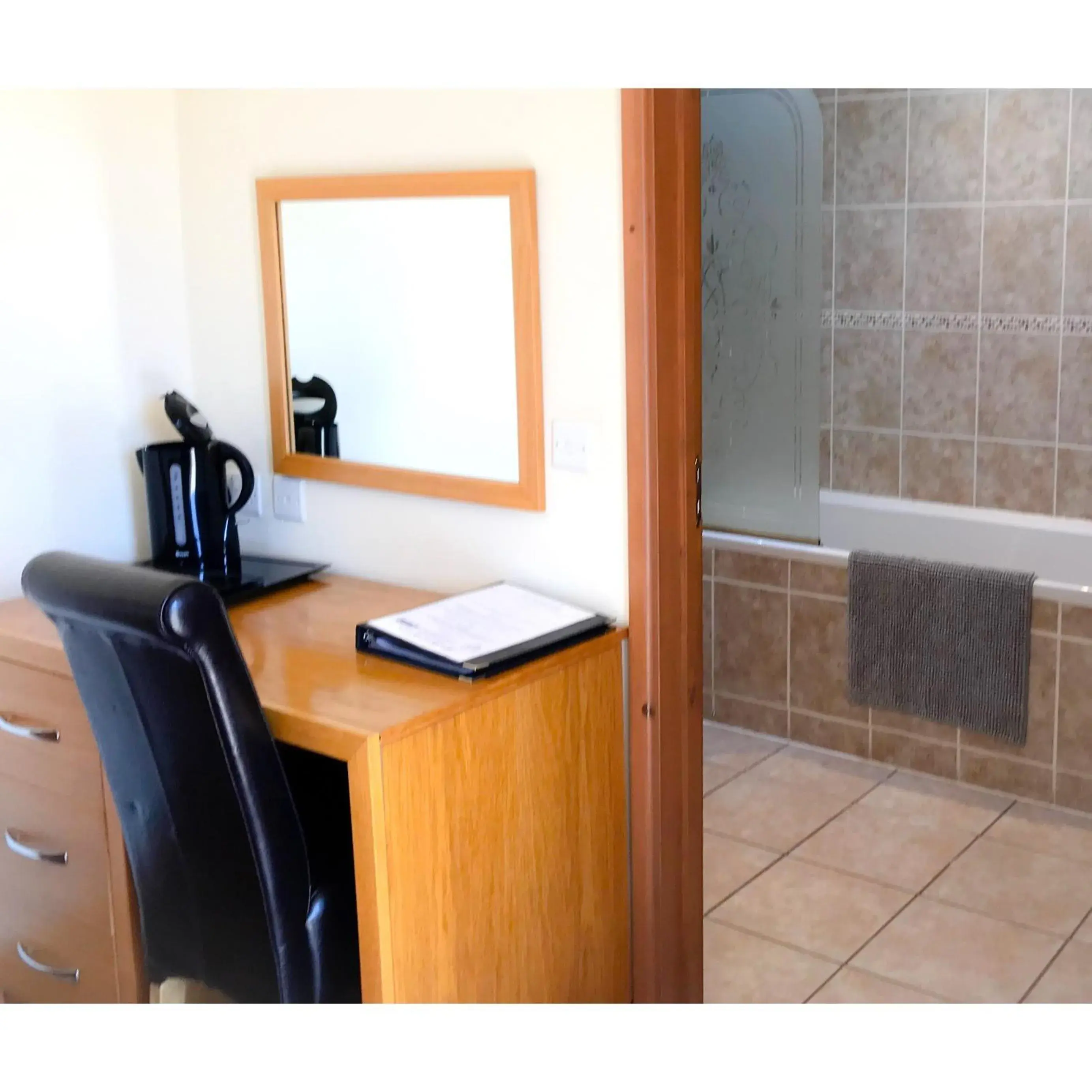 Bedroom in The Golden Fleece Bedroom in The Golden Fleece