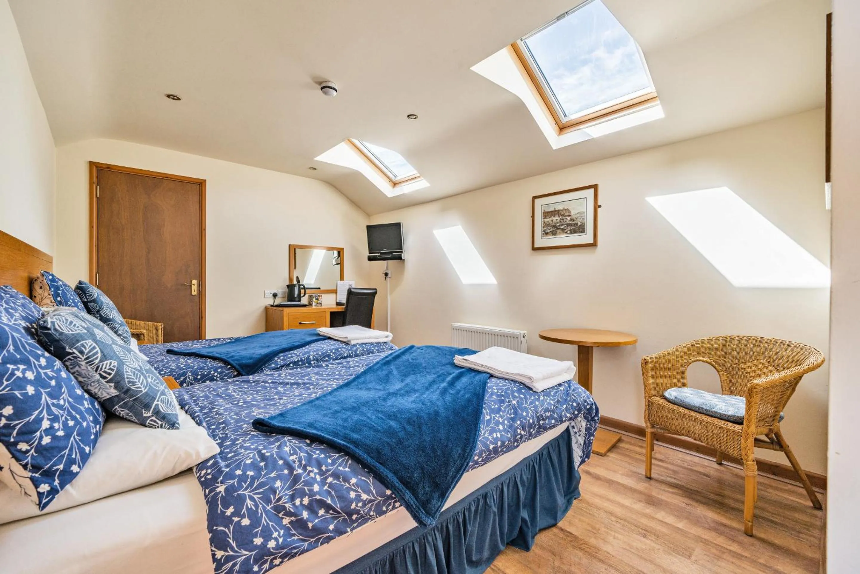 Bedroom, Bed in The Golden Fleece