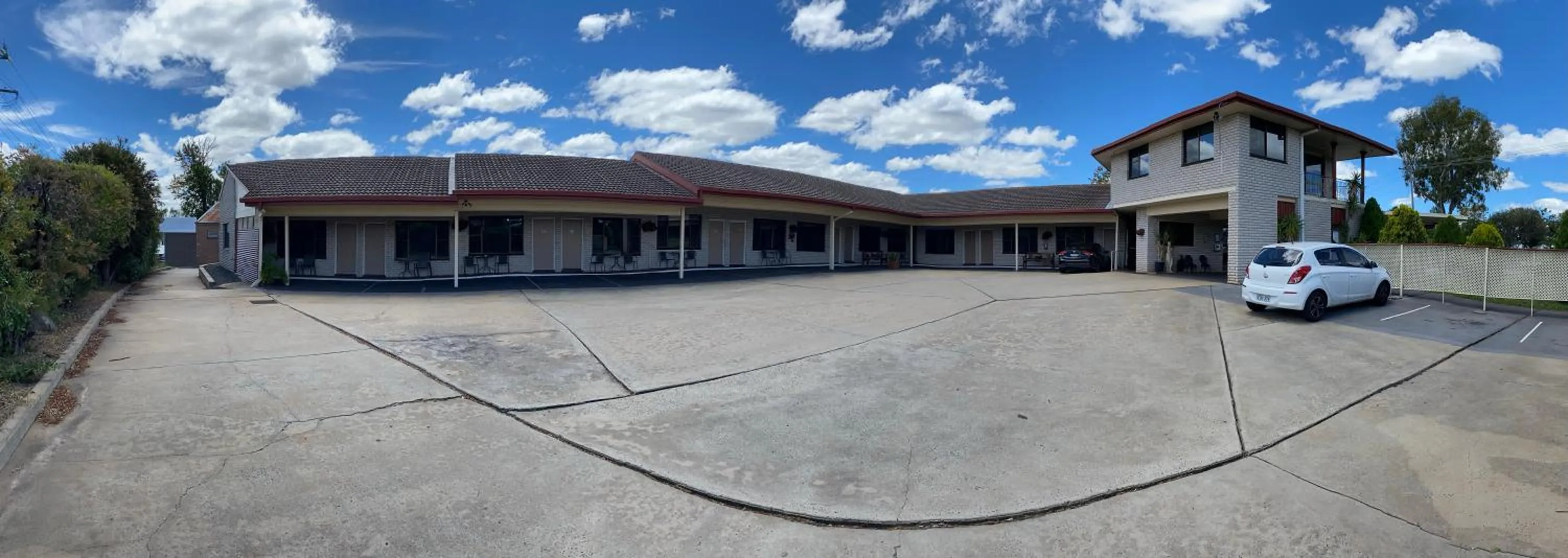 Property building in Sapphire City Motor Inn