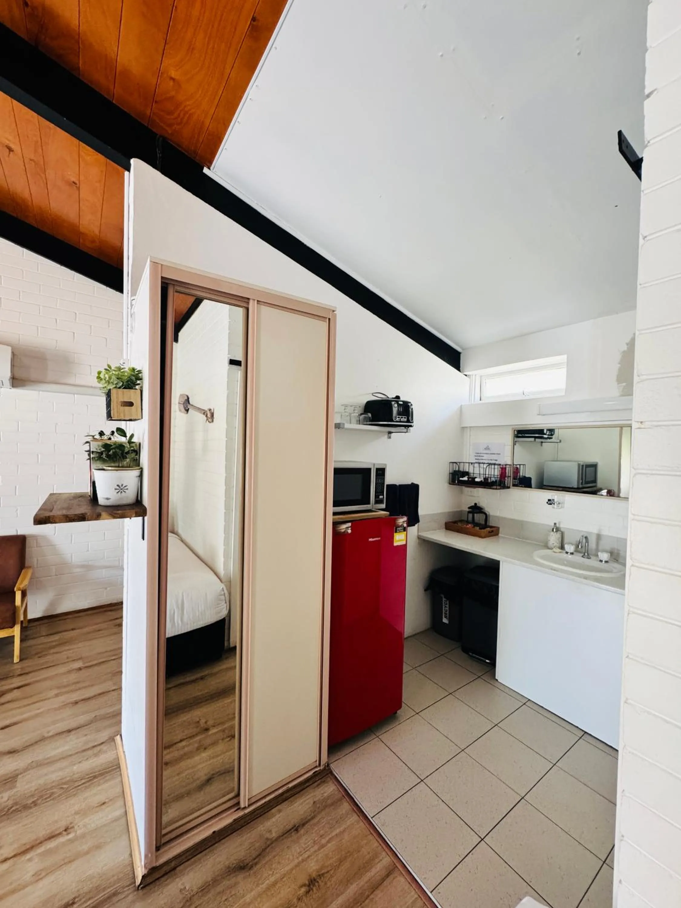 Kitchen or kitchenette in Jetty Motel The Entrance