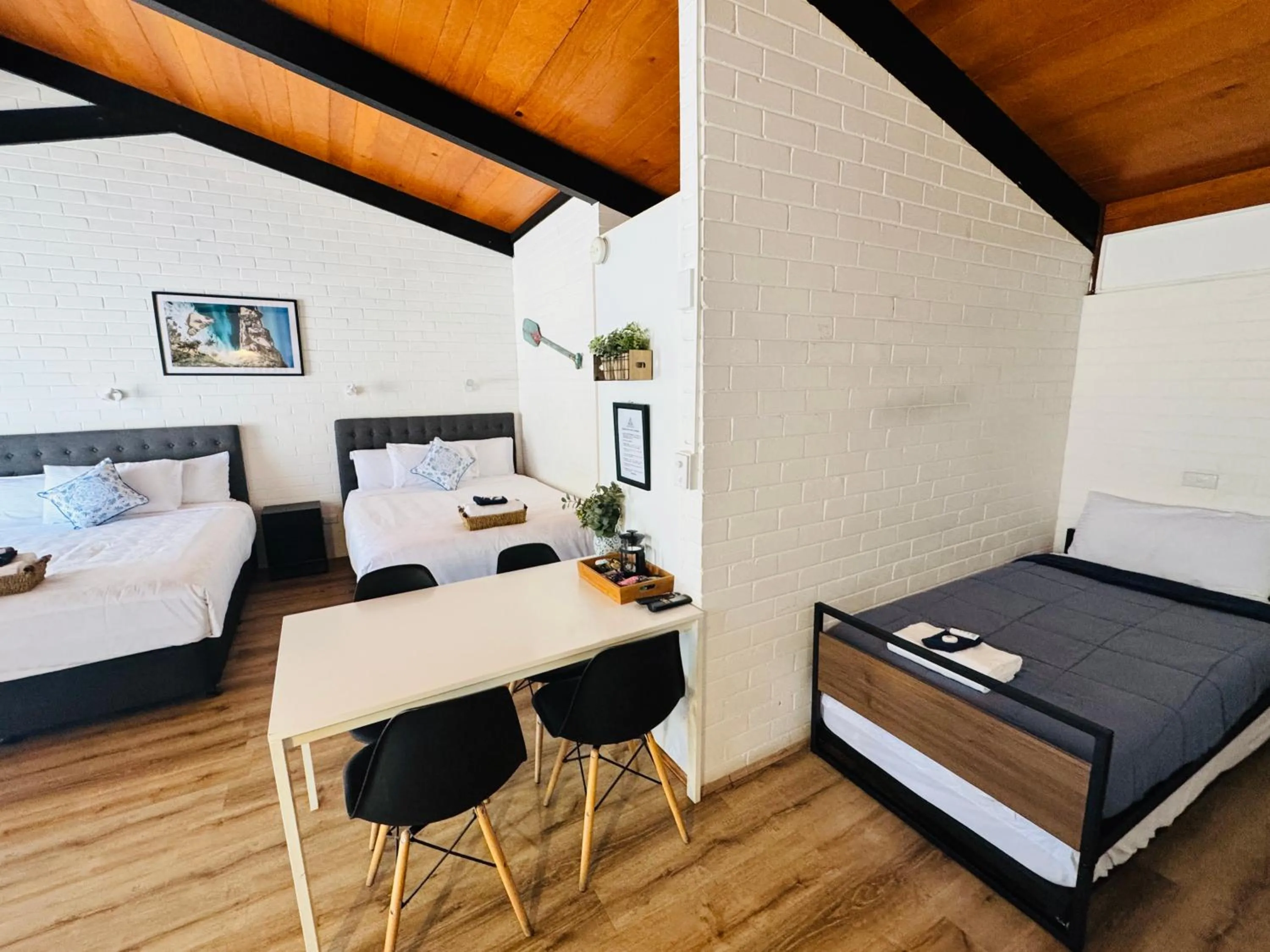 Bedroom, Bed in Jetty Motel The Entrance