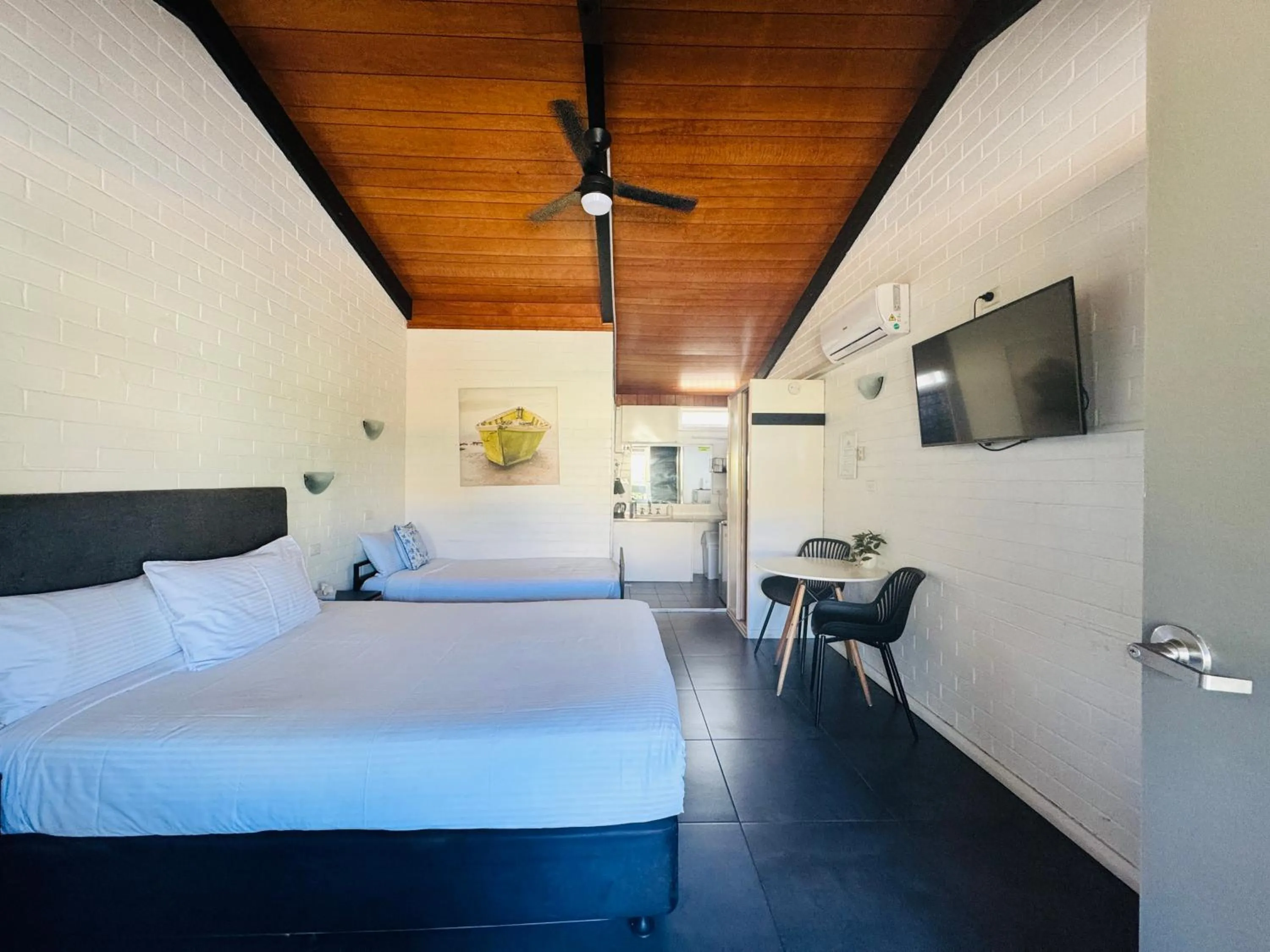 Bedroom, Bed in Jetty Motel The Entrance