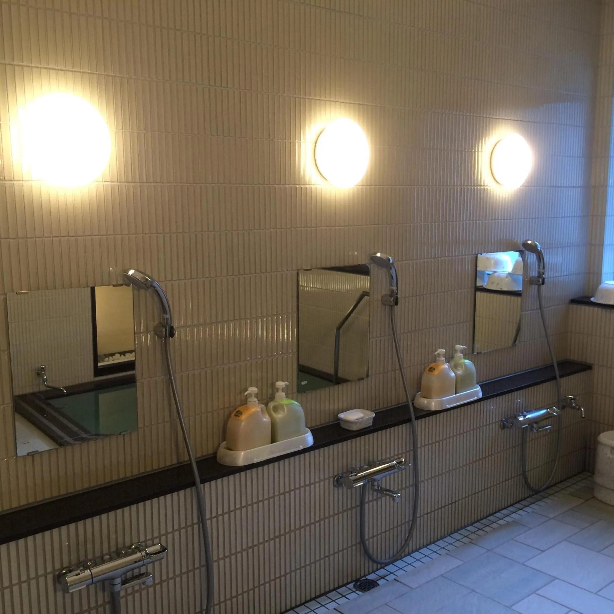 Shower in Jizokan Matsuya Ryokan