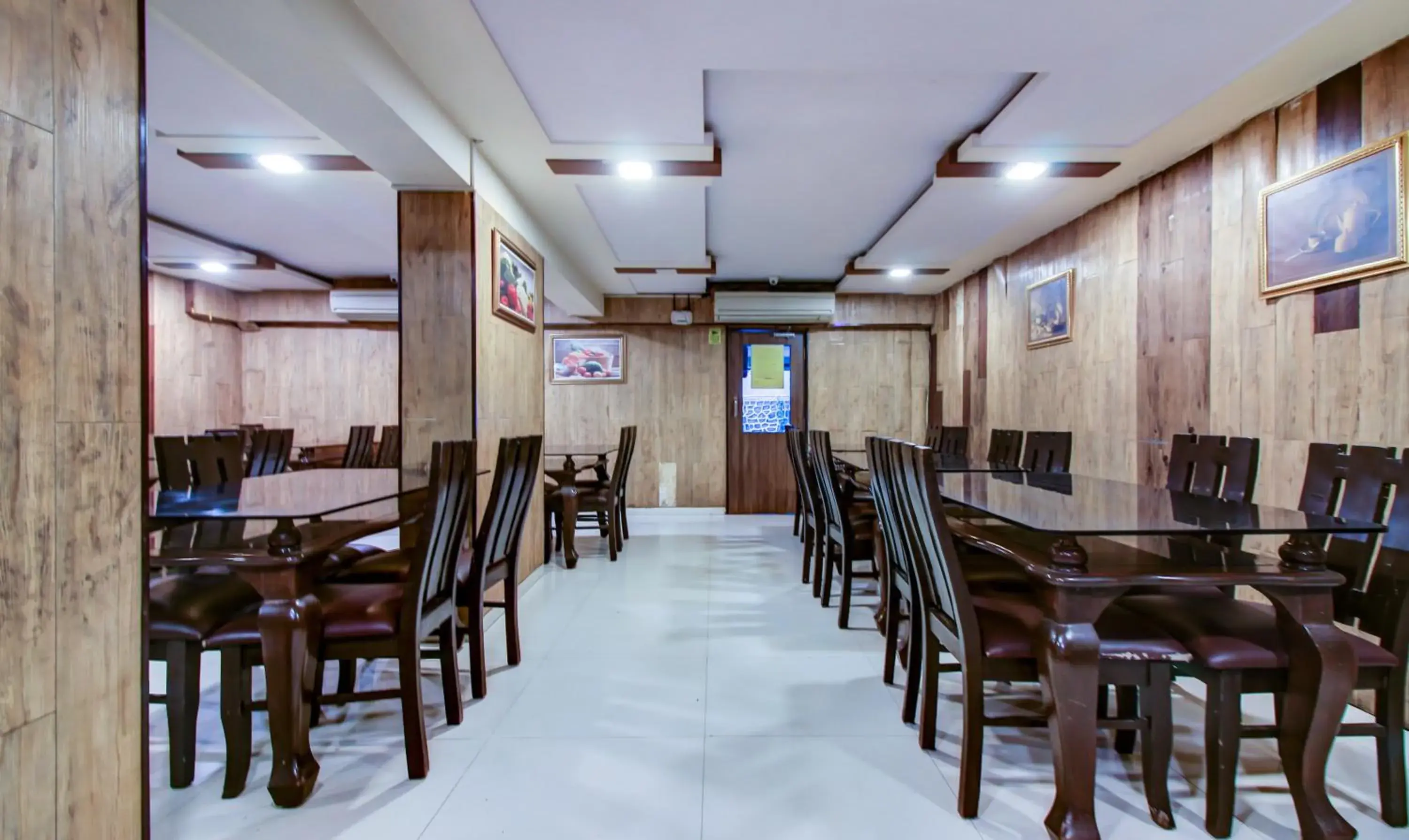 Restaurant/places to eat in Treebo Lake Bloom Powai Restaurant/places to eat in Treebo Lake Bloom Powai