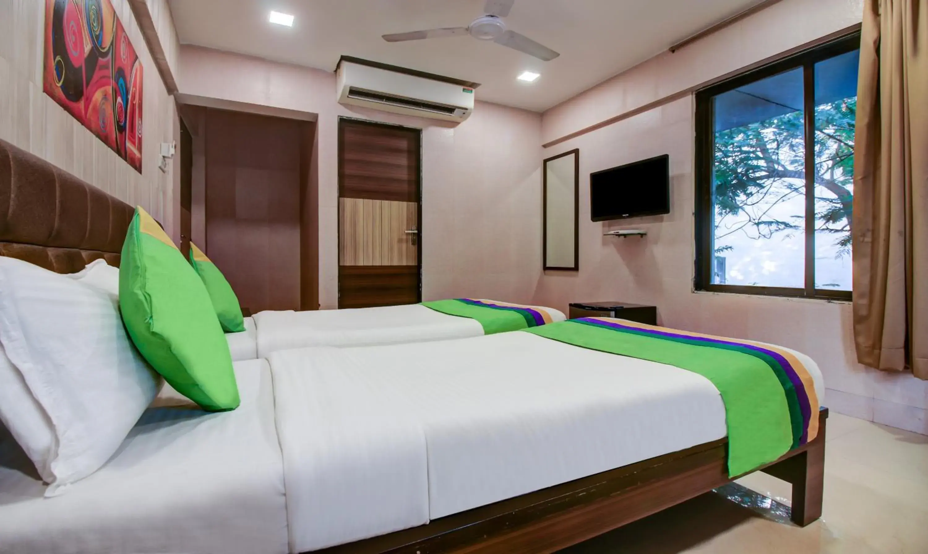 TV and multimedia, Bed in Treebo Lake Bloom Powai TV and multimedia, Bed in Treebo Lake Bloom Powai