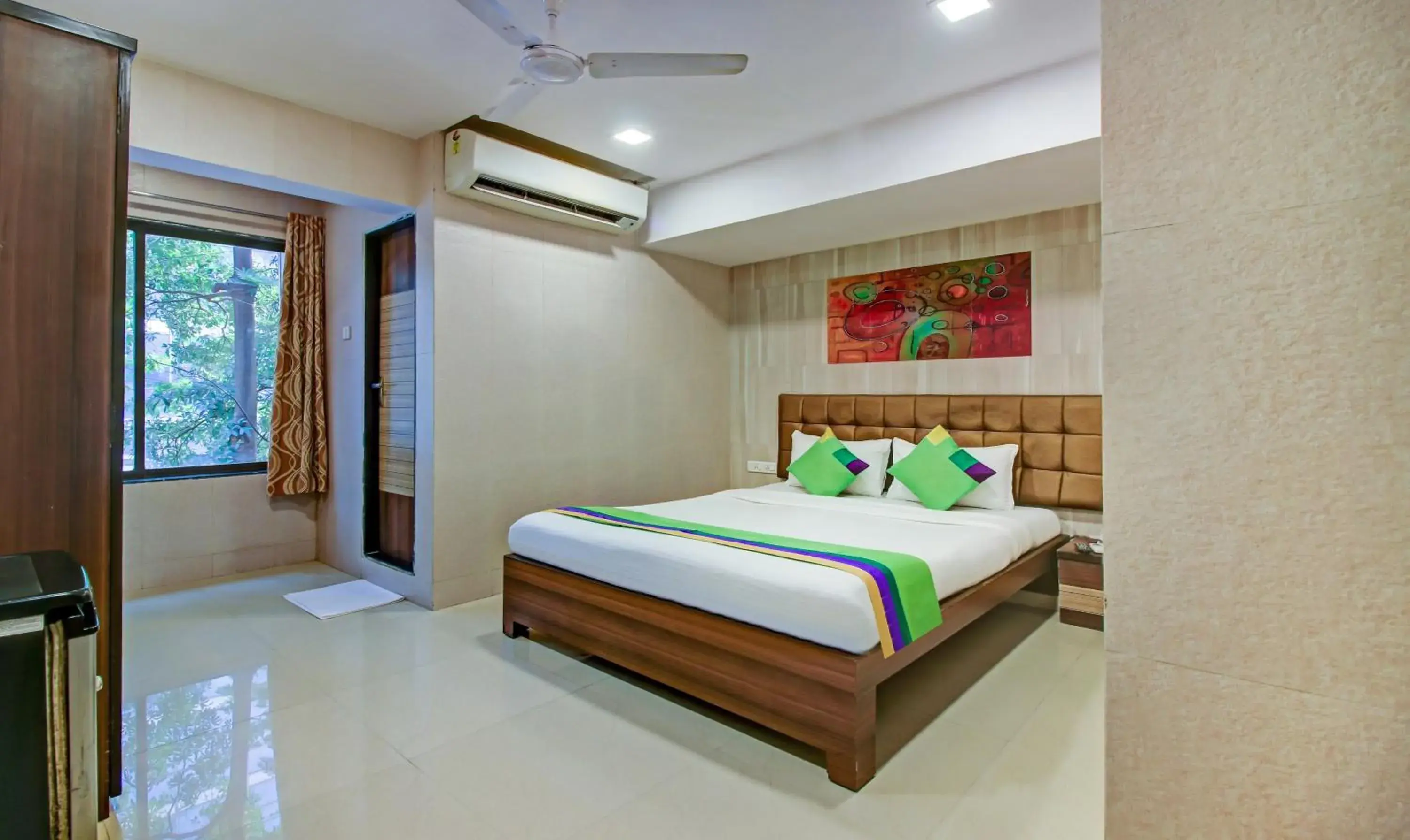 Bedroom, Bed in Treebo Lake Bloom Powai Bedroom, Bed in Treebo Lake Bloom Powai