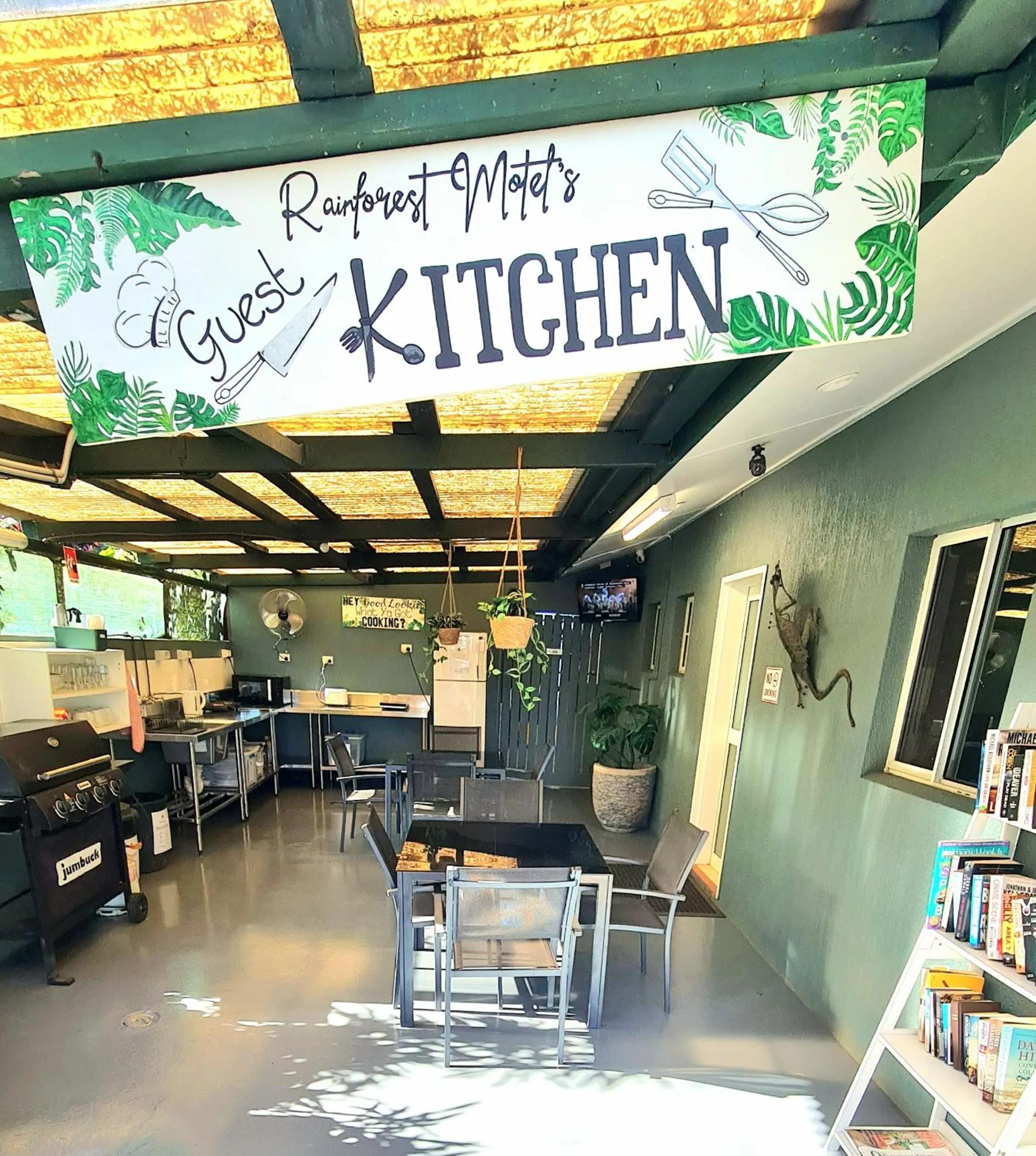 Property building in Rainforest Motel