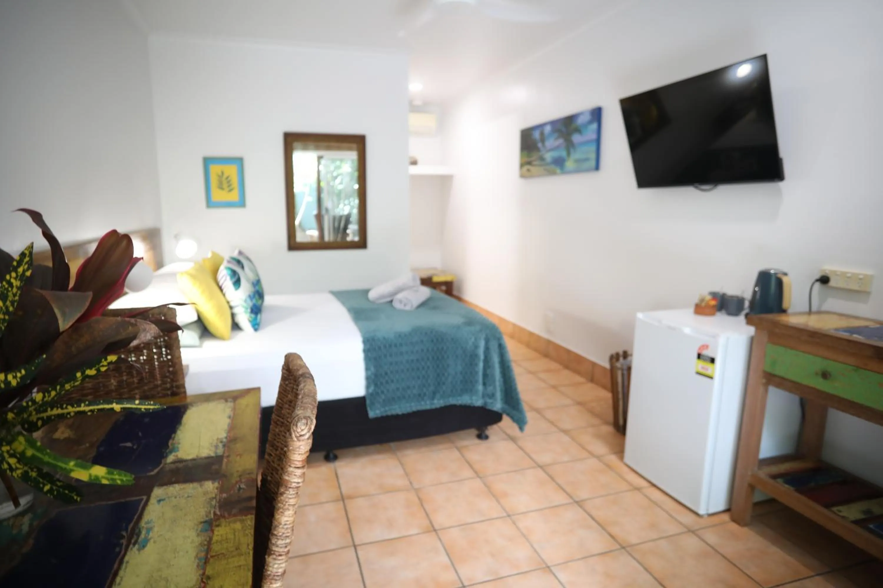 Bed in Rainforest Motel