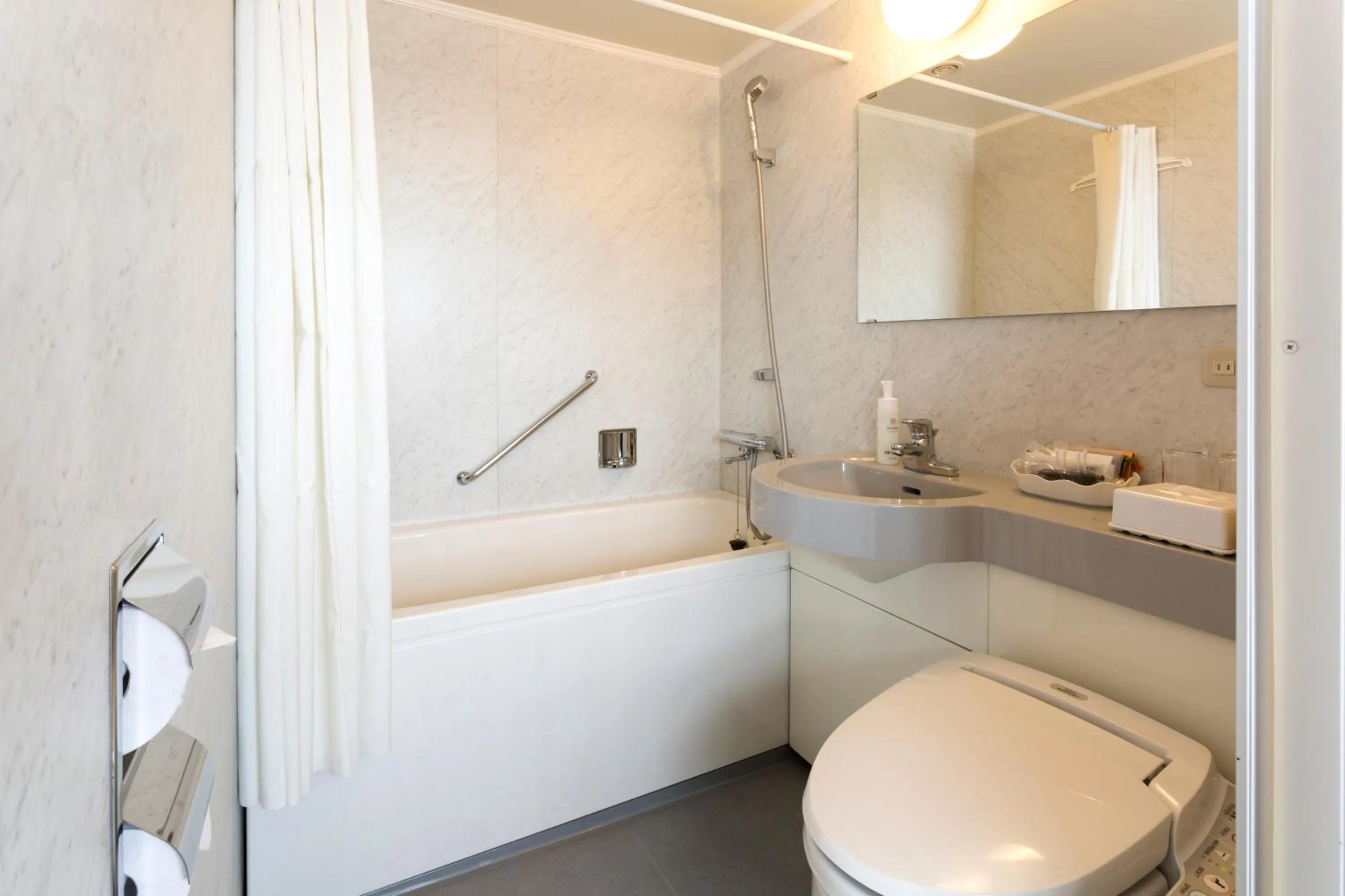 Photo of the whole room in Hotel Sunroute Tokushima