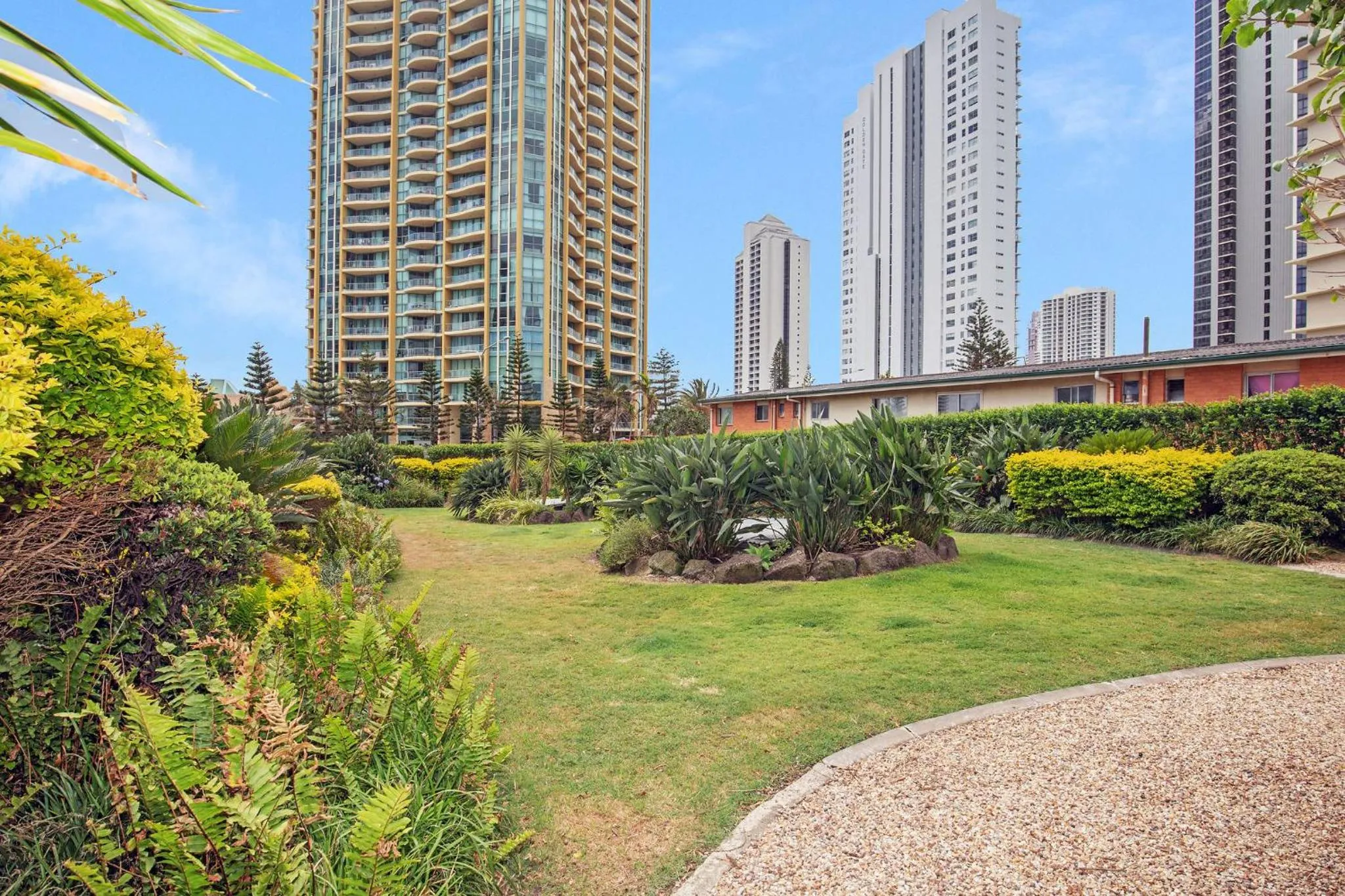 Garden in Pacific Plaza Apartments