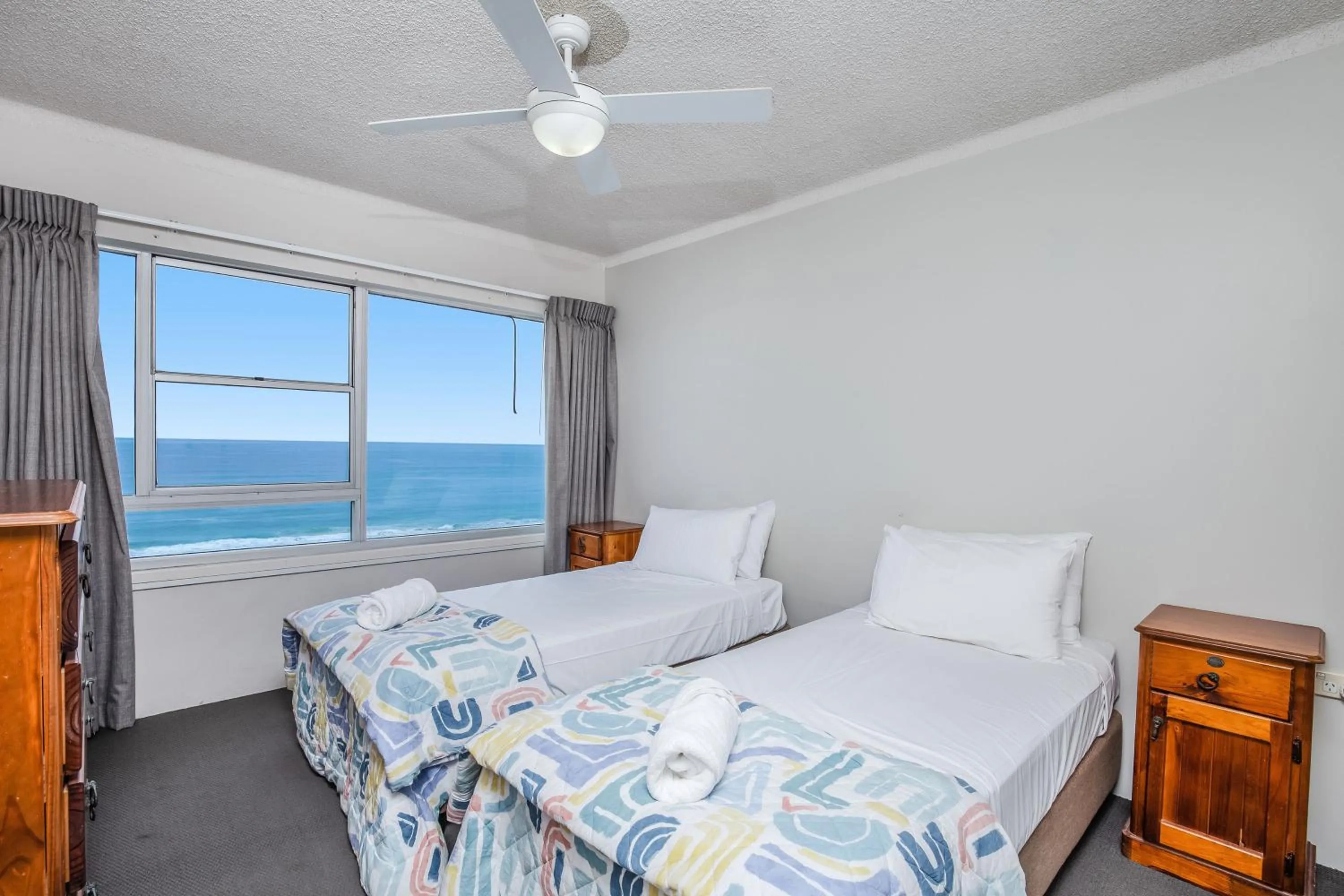 Bed in Pacific Plaza Apartments