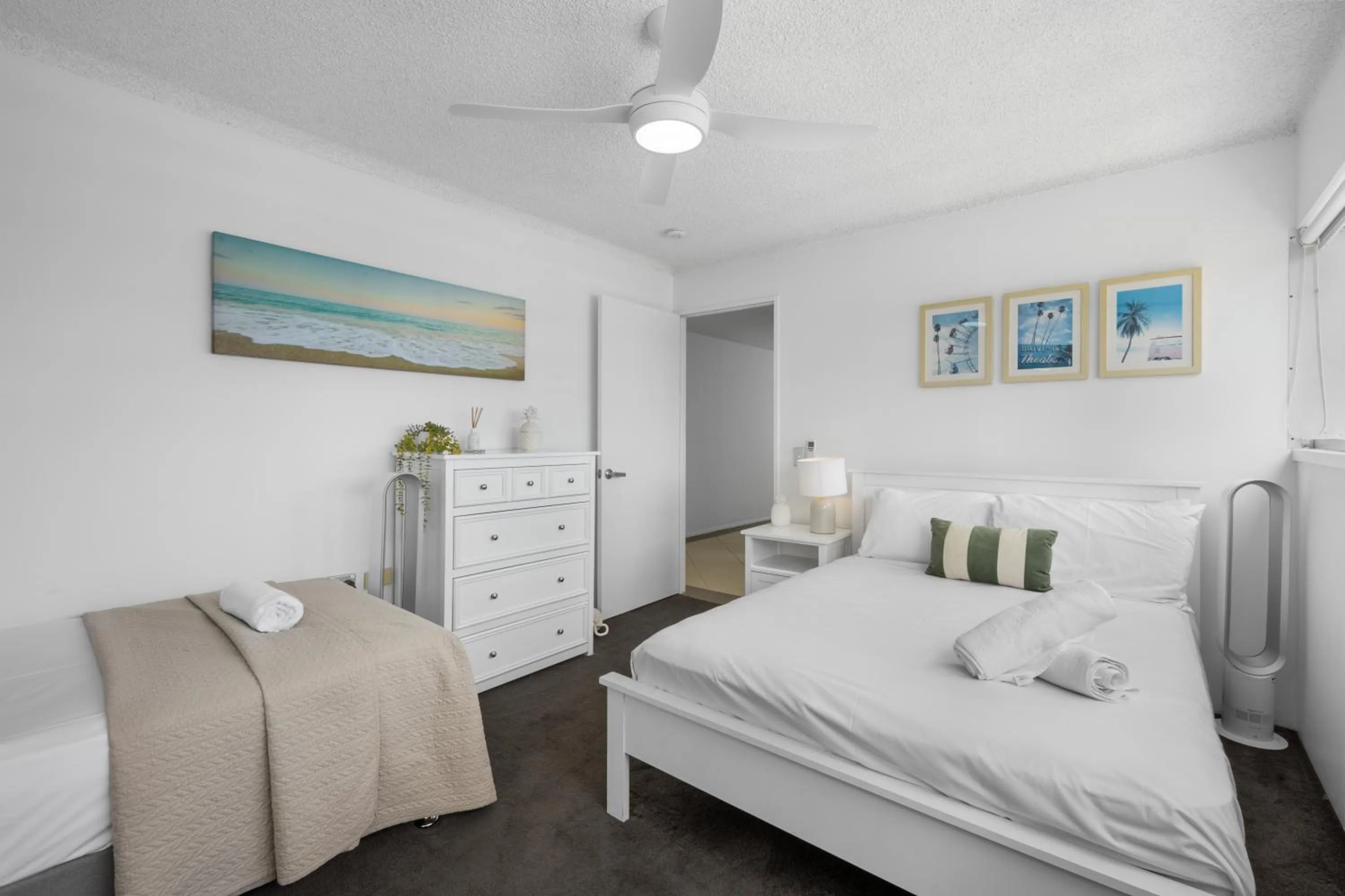 Bed in Pacific Plaza Apartments