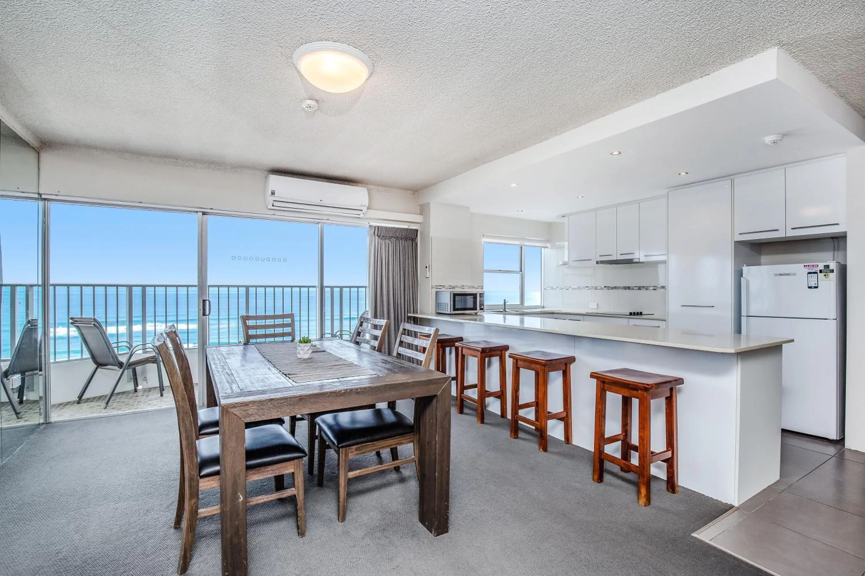 Pacific Plaza Apartments