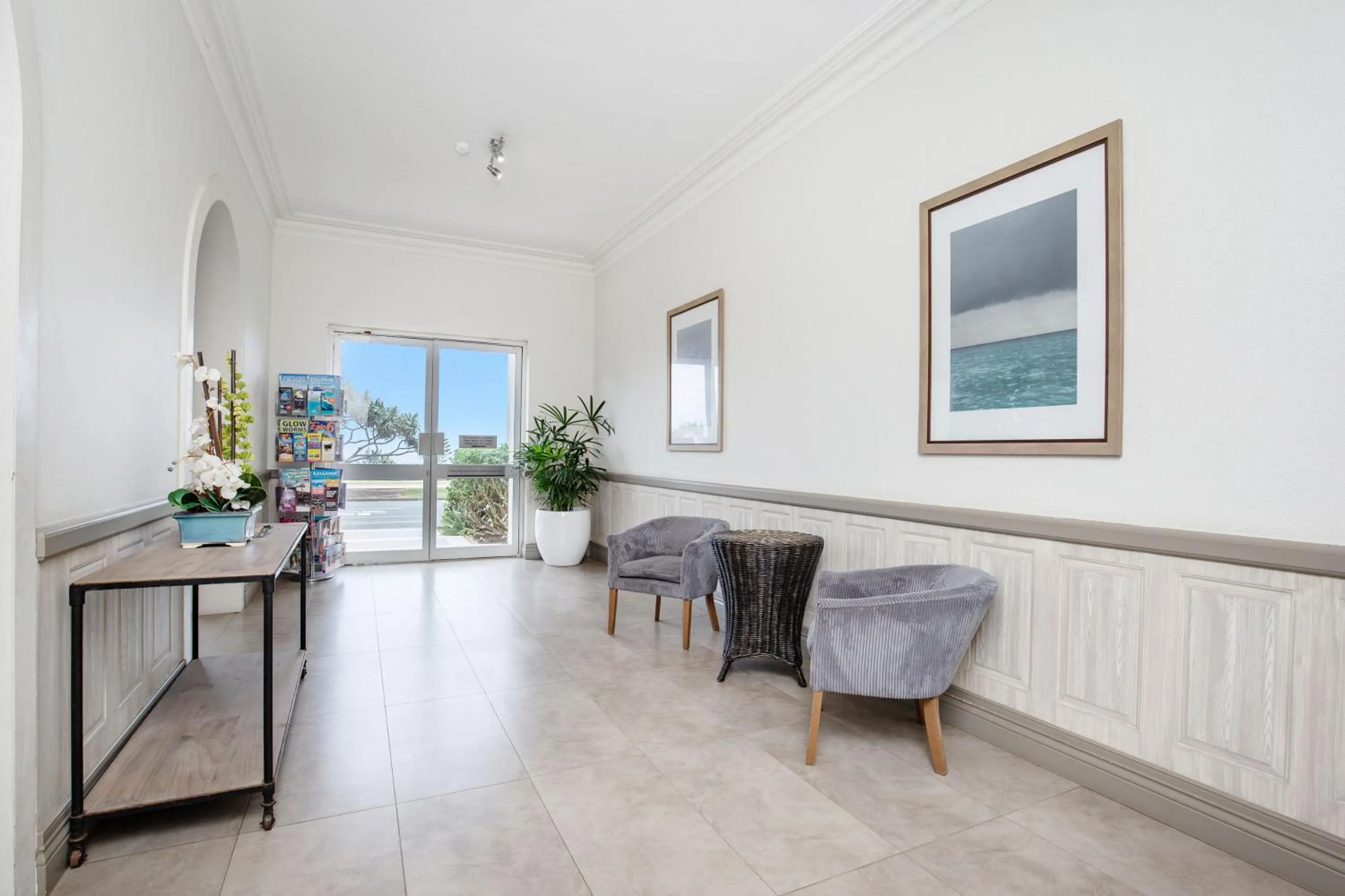 Lobby or reception in Pacific Plaza Apartments