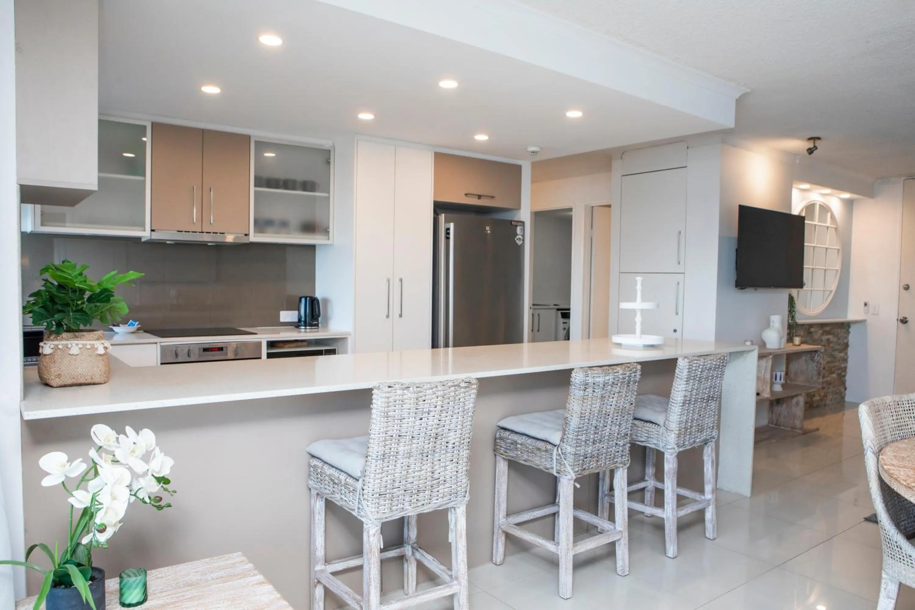 Pacific Plaza Apartments