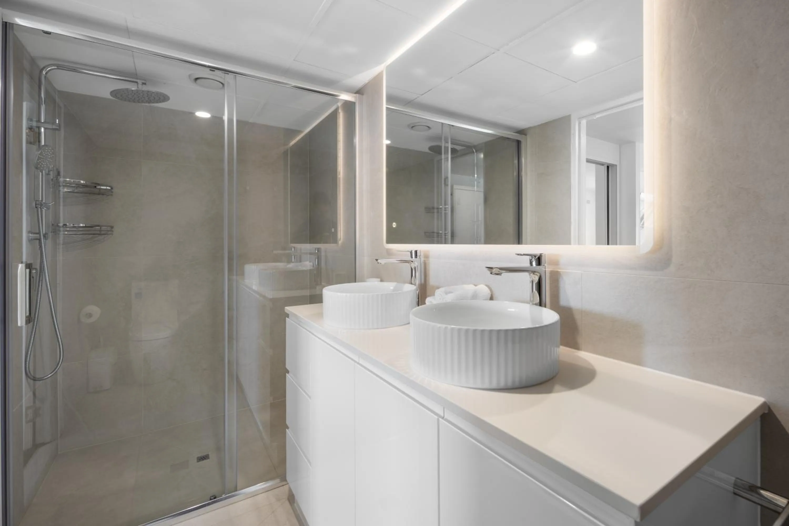 Pacific Plaza Apartments