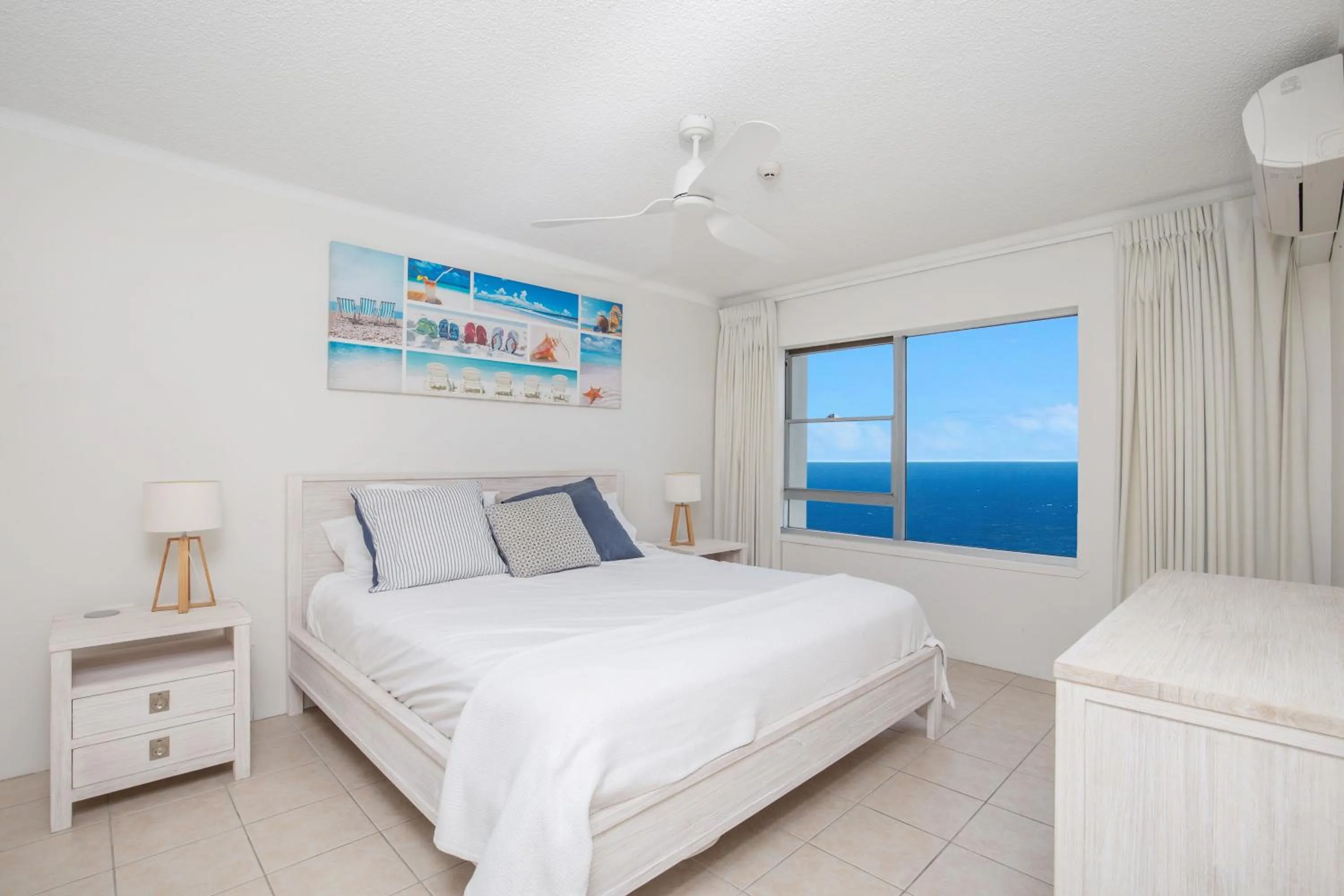 Bedroom, Bed in Pacific Plaza Apartments