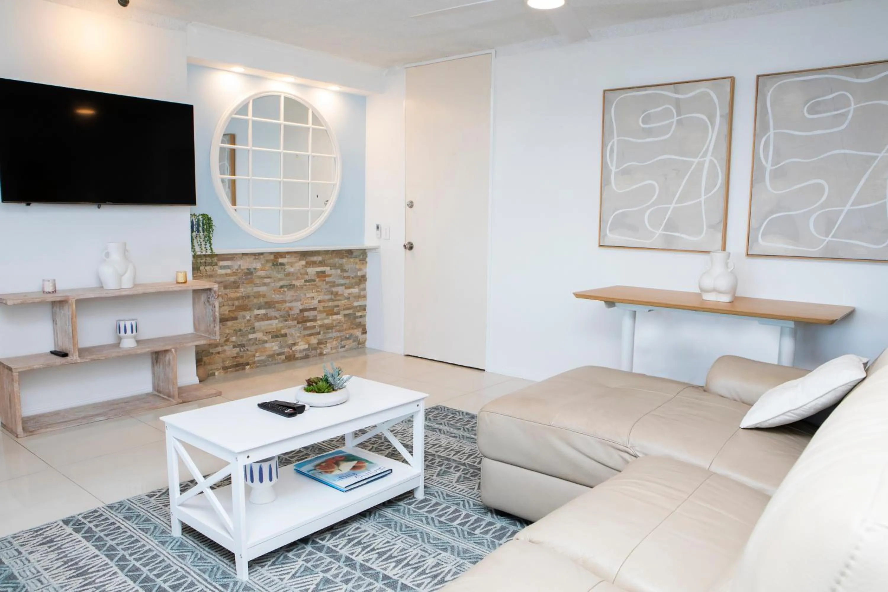 Pacific Plaza Apartments