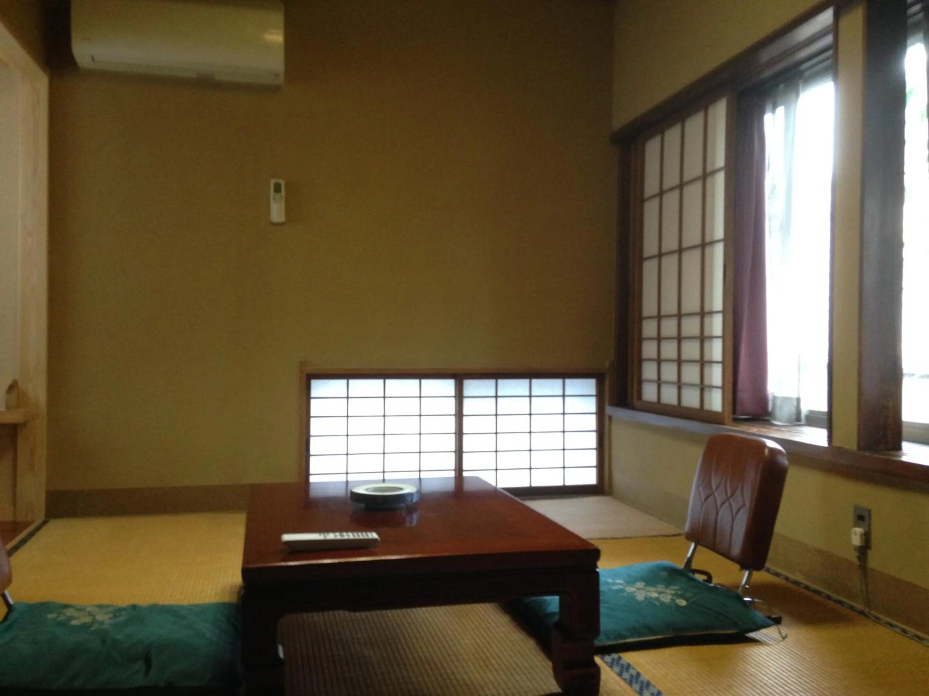 Seating area in Chuokan Shimizuya Ryokan