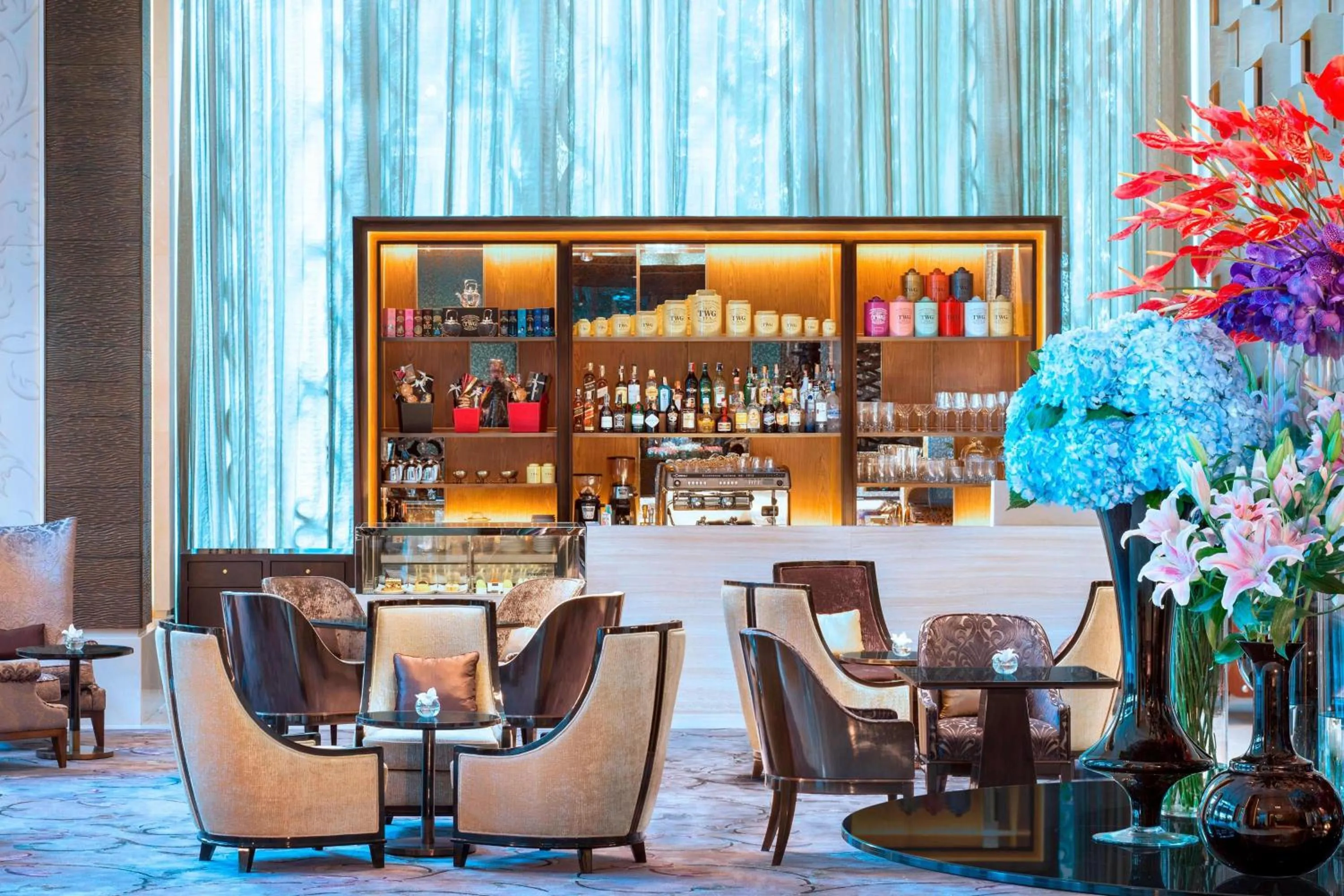 Lounge or bar in The St. Regis Bangkok