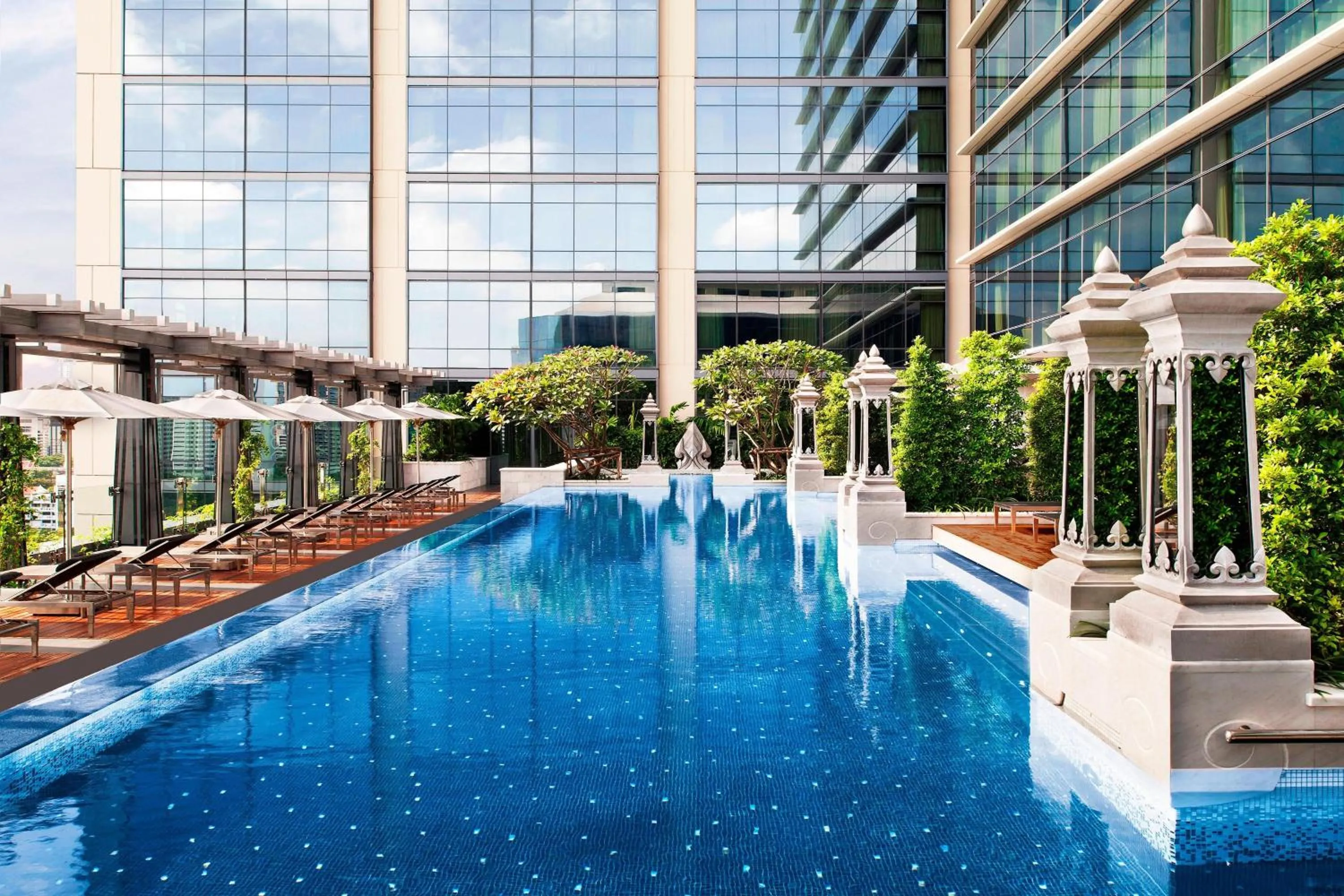 Swimming pool in The St. Regis Bangkok