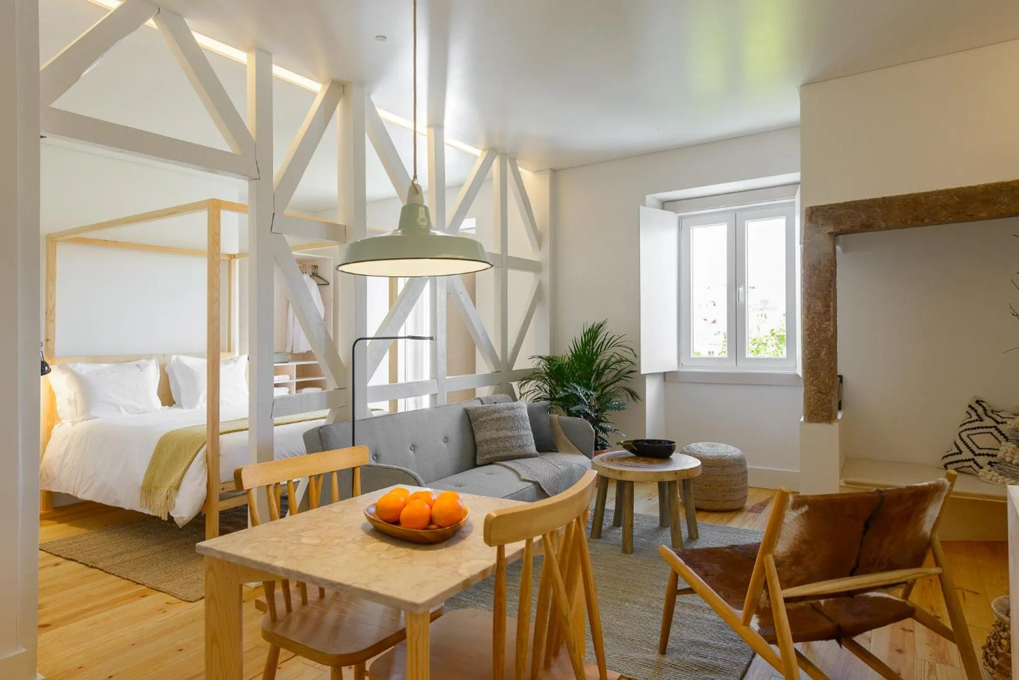 Communal lounge/ TV room in Dona Graca Lisbon Apartments