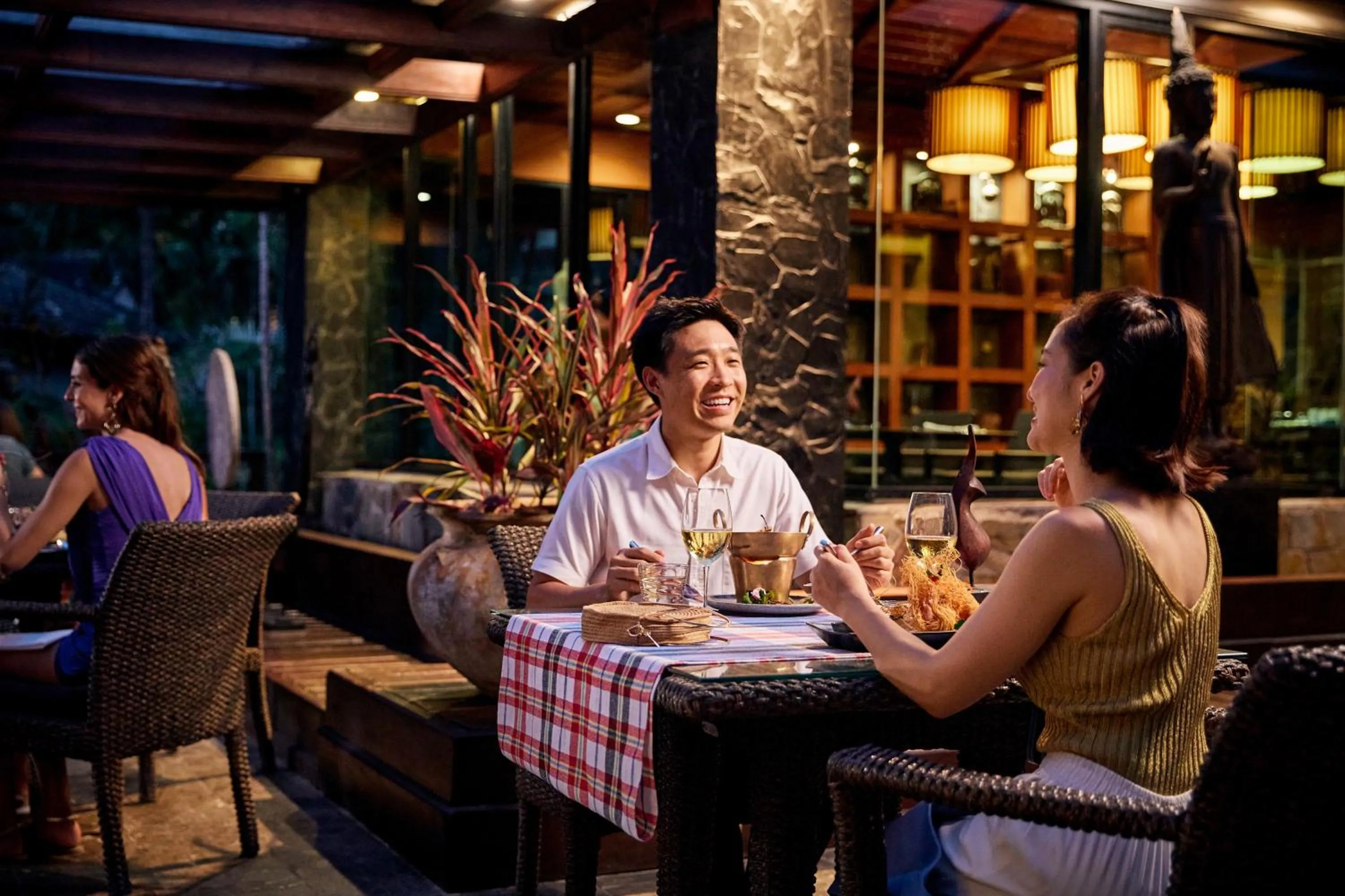 Food and drinks in ROBINSON KHAO LAK