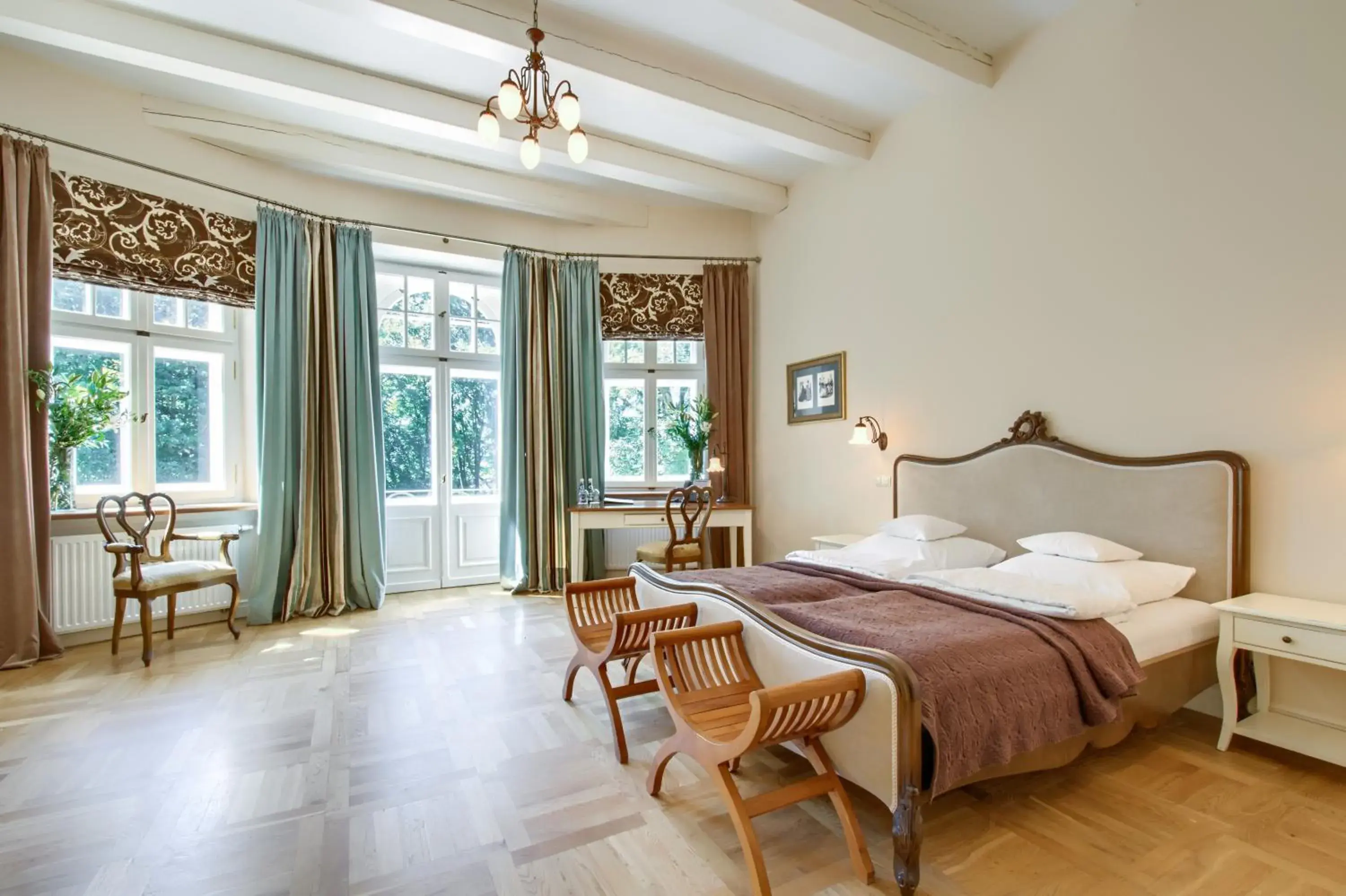 Suite with Balcony in Pałac Zdunowo Suite with Balcony in Pałac Zdunowo