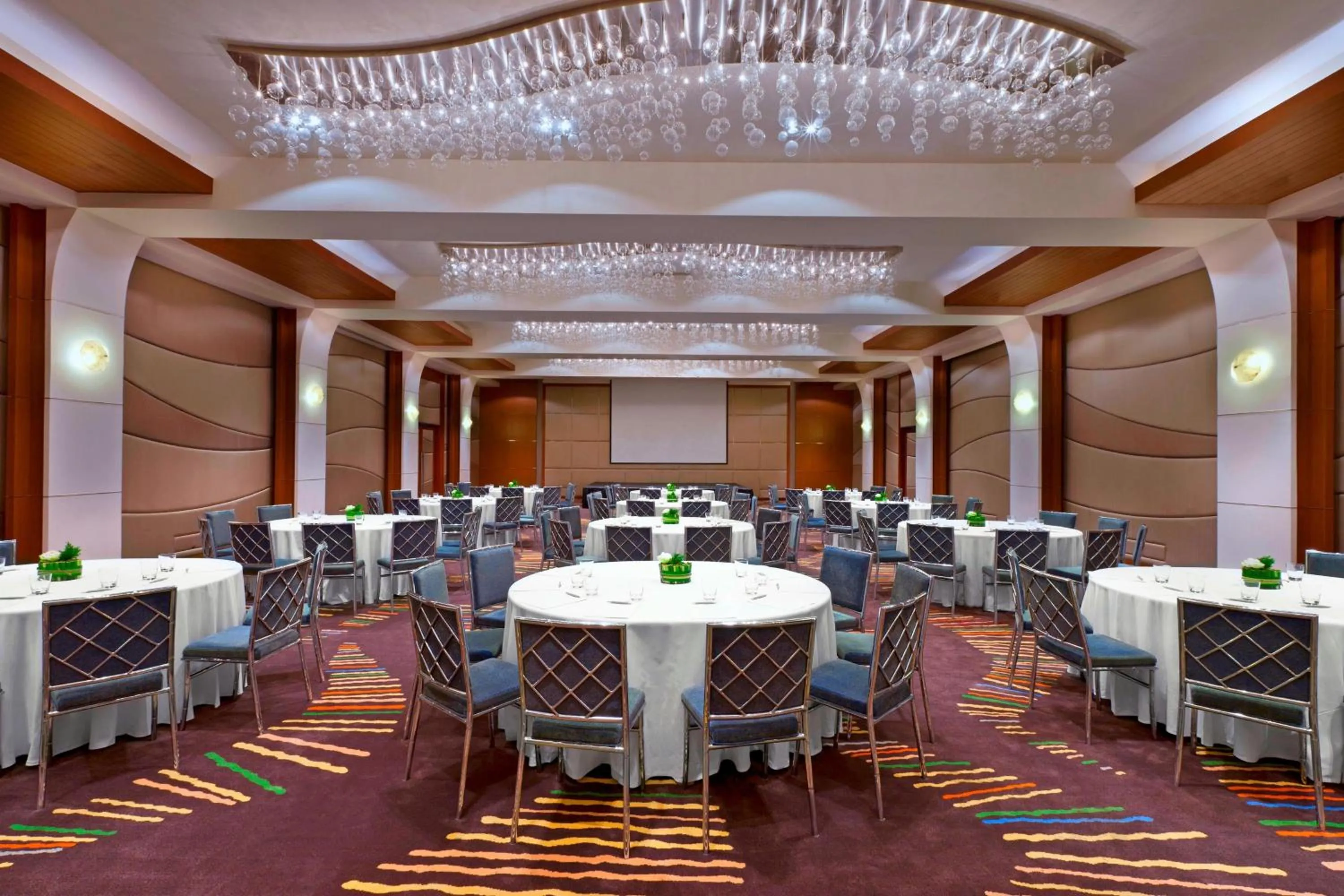 Lounge or bar in The Westin Siray Bay Resort & Spa, Phuket