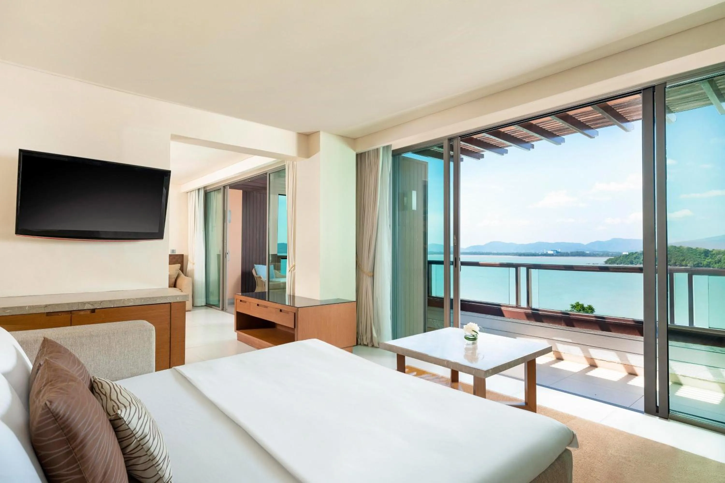 Bedroom, Bed in The Westin Siray Bay Resort & Spa, Phuket