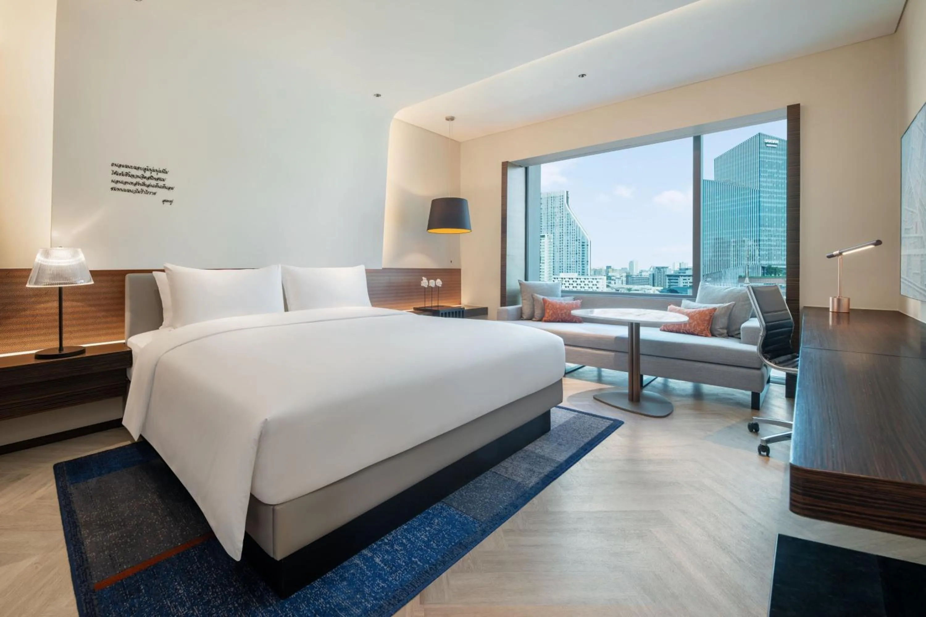 Bedroom, Bed in Le Meridien Bangkok