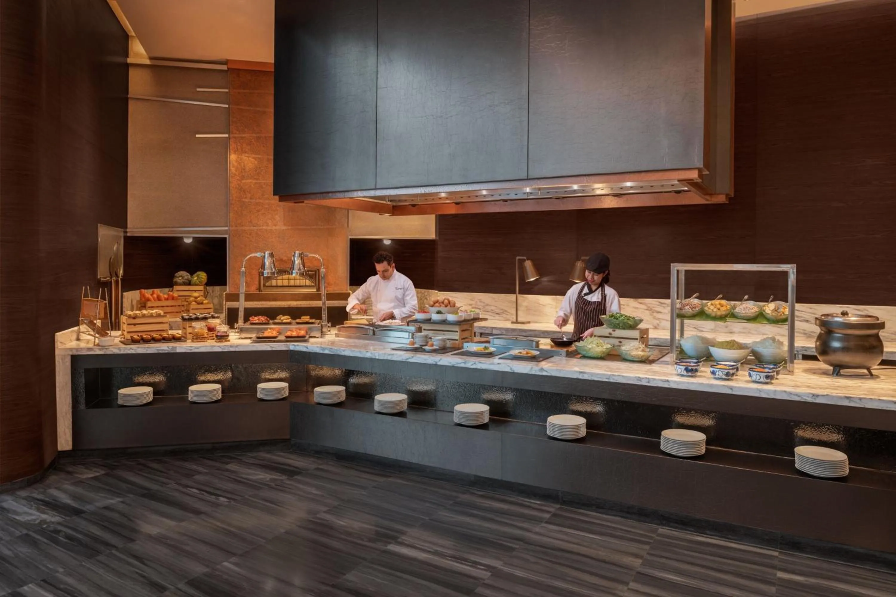 Restaurant/places to eat in Le Meridien Bangkok