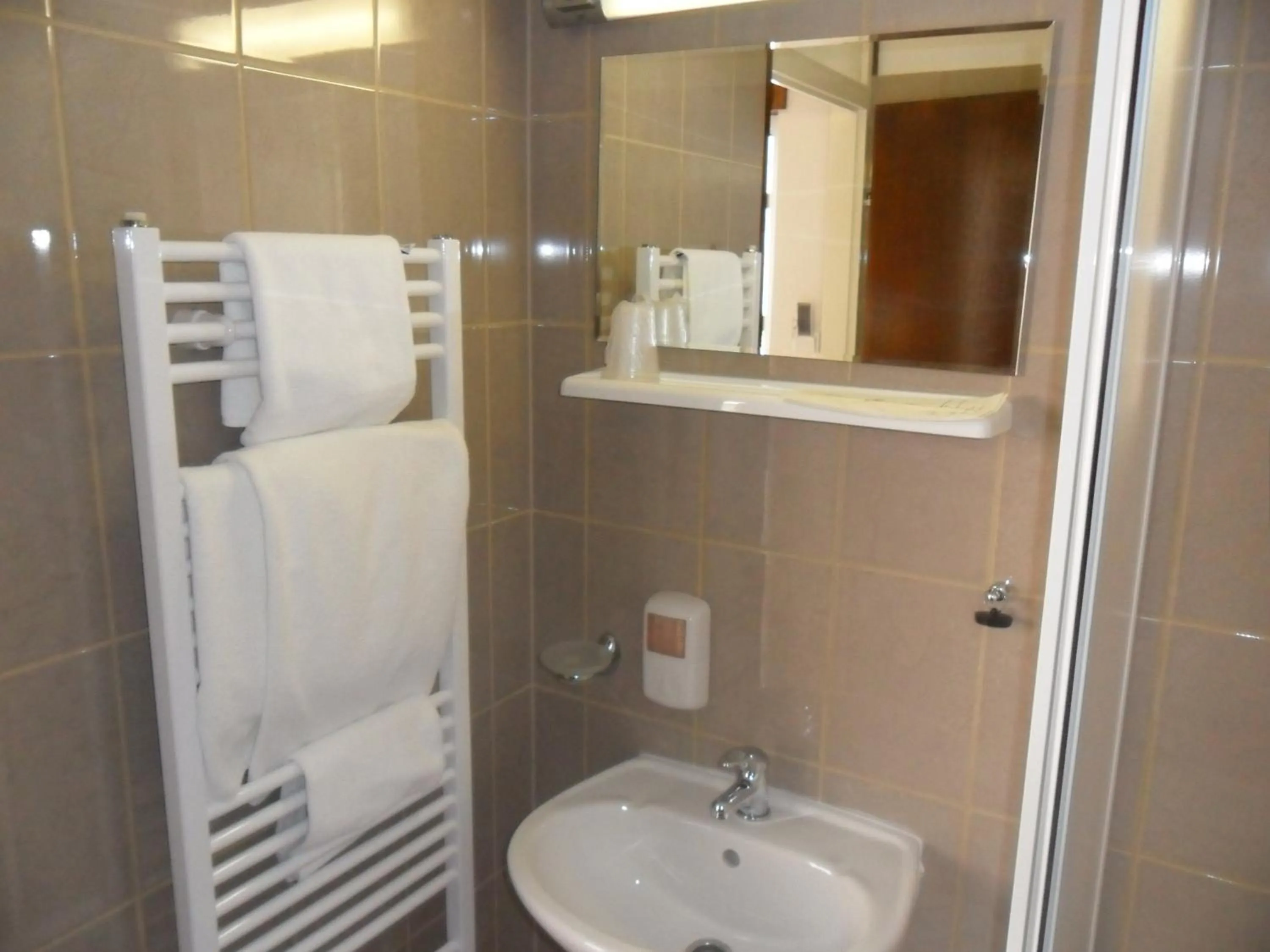 Bathroom in Hotel Ballet School