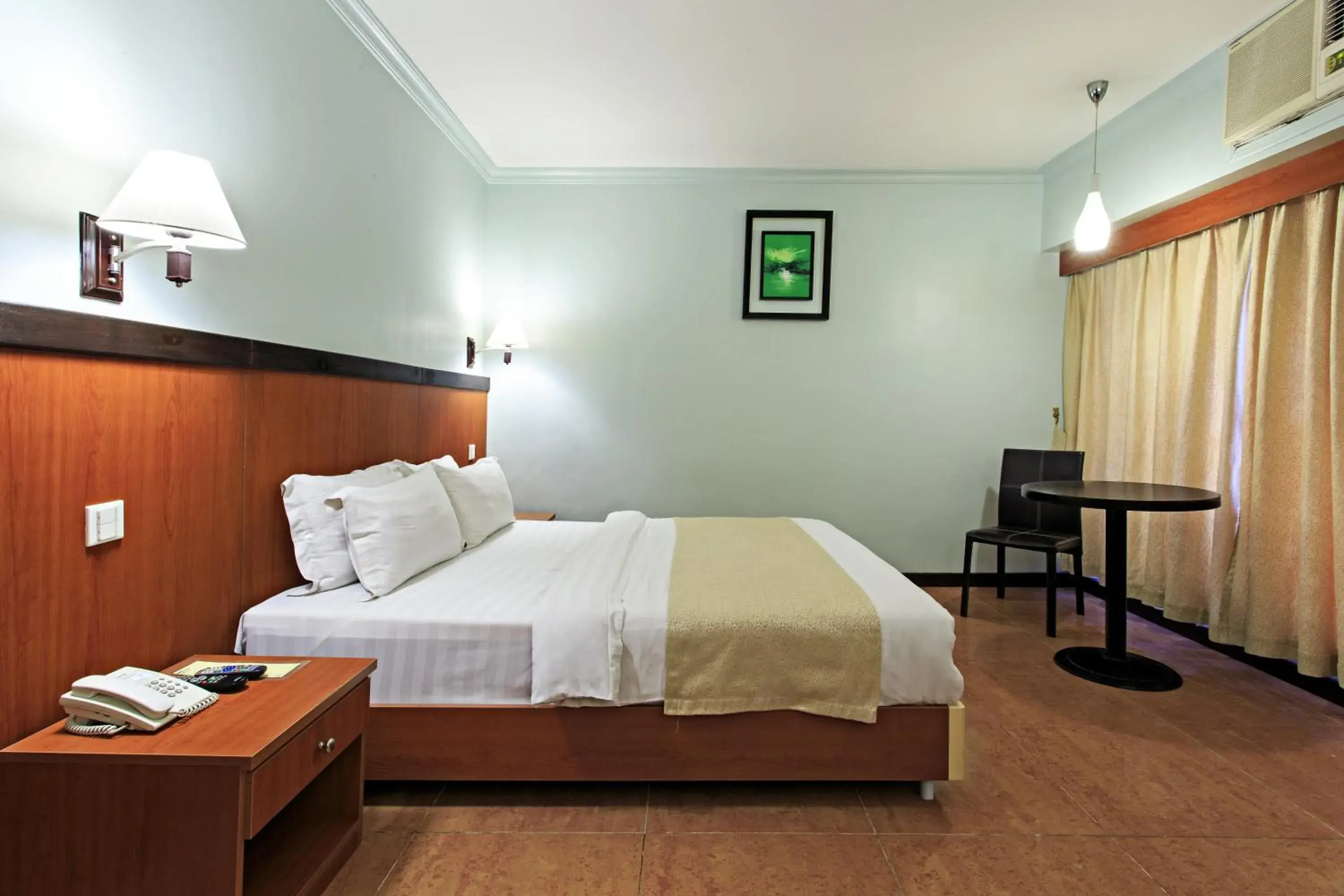 Photo of the whole room, Bed in The Orchard Cebu Hotel & Suites powered by Cocotel Photo of the whole room, Bed in The Orchard Cebu Hotel & Suites powered by Cocotel