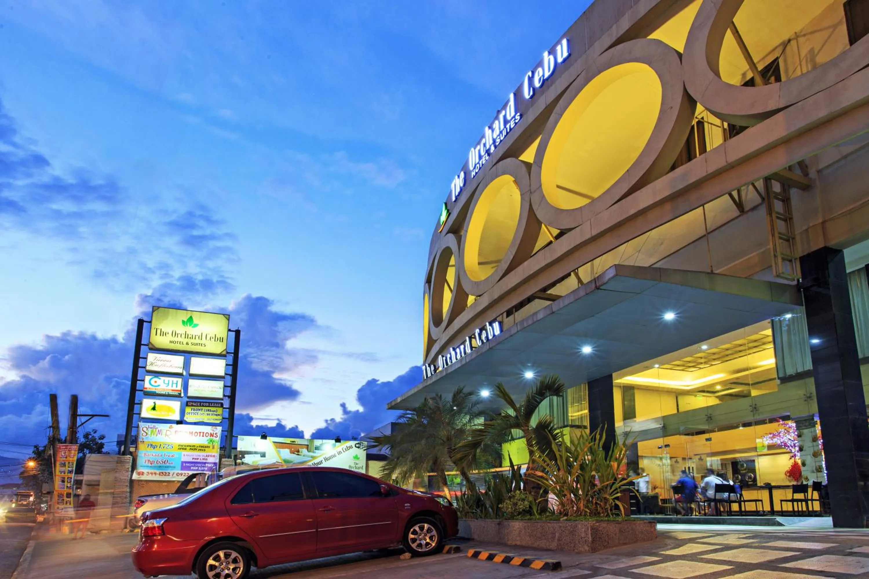 Facade/entrance in The Orchard Cebu Hotel & Suites powered by Cocotel
