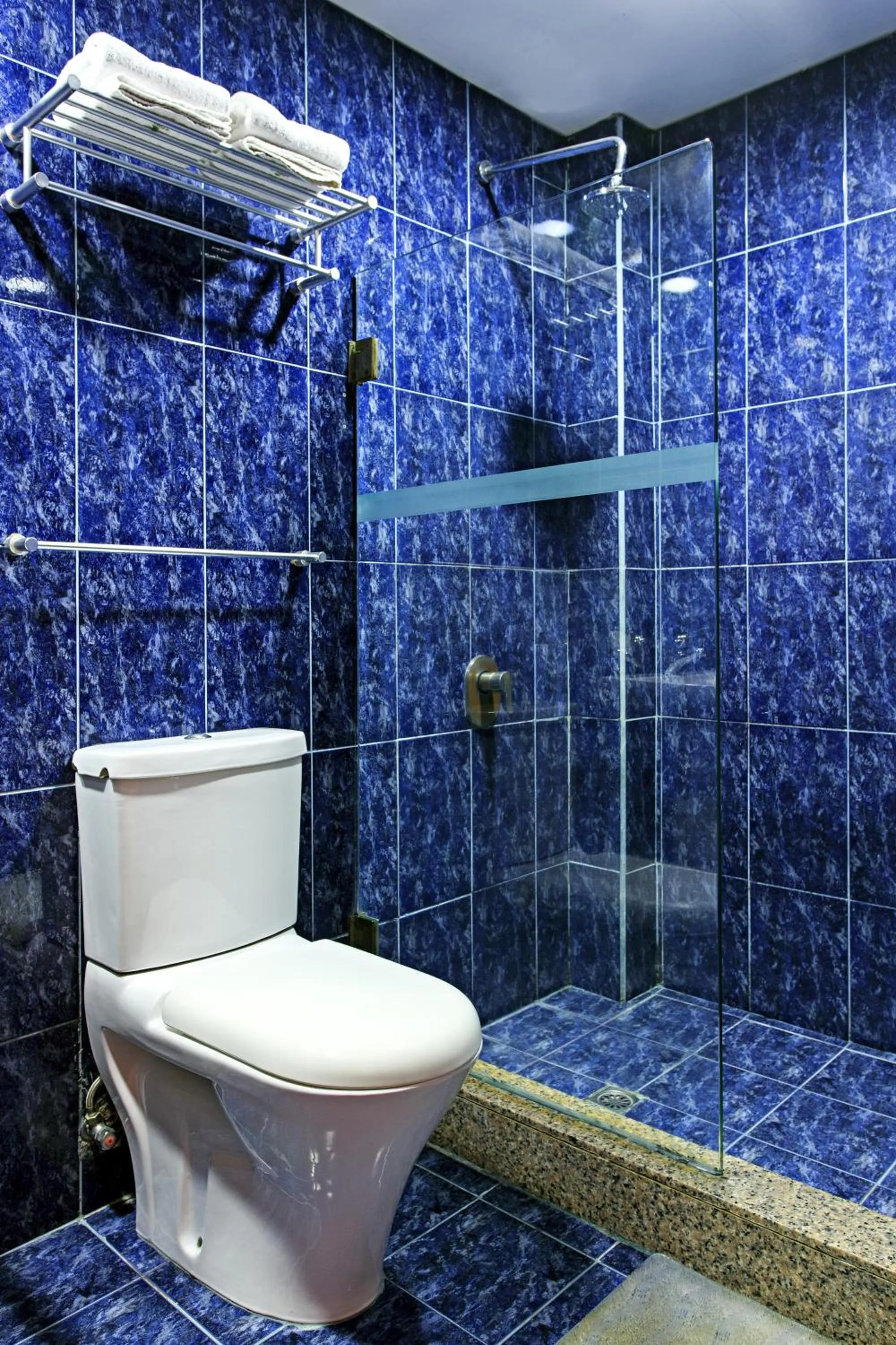 Shower in The Orchard Cebu Hotel & Suites powered by Cocotel