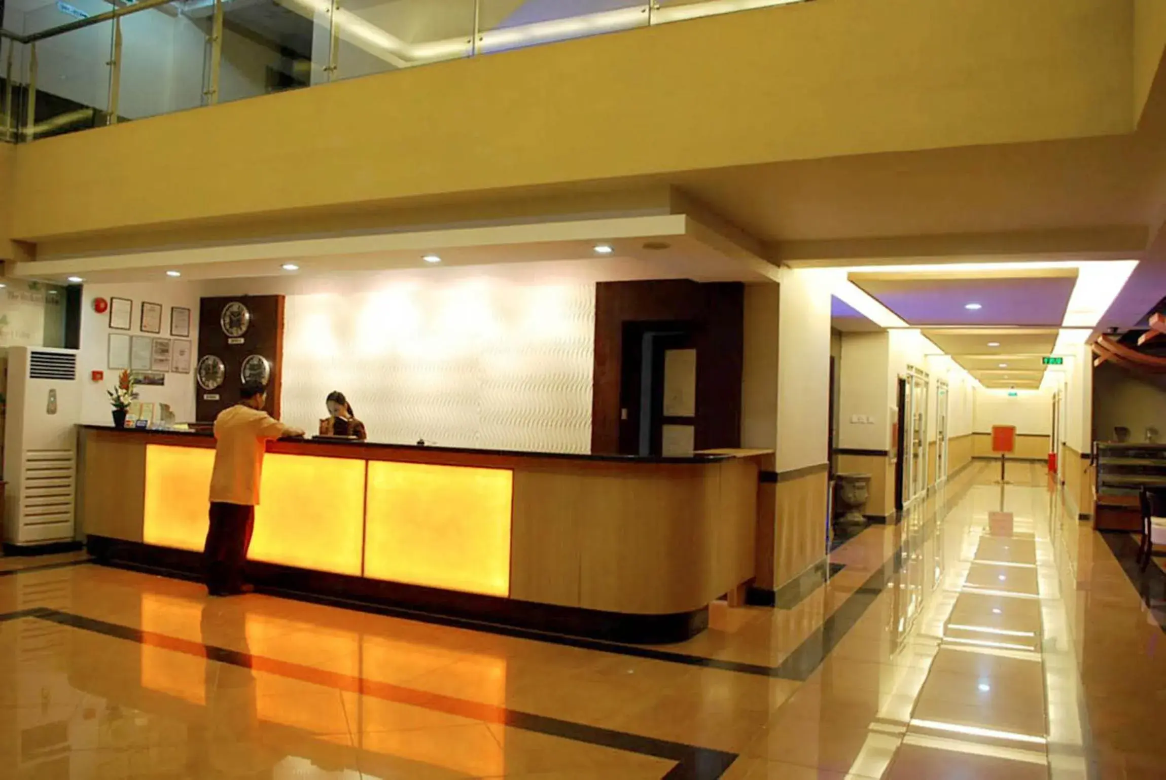 Lobby or reception in The Orchard Cebu Hotel & Suites powered by Cocotel Lobby or reception in The Orchard Cebu Hotel & Suites powered by Cocotel