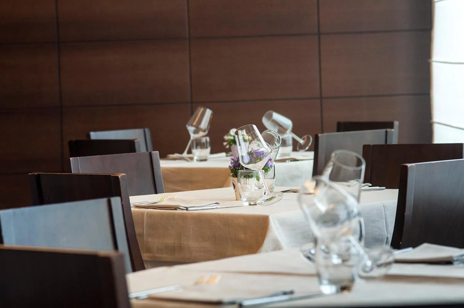 Restaurant/places to eat in Hotel Maloia