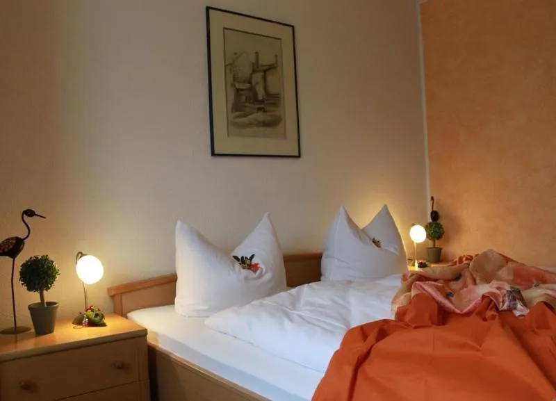 Bed in Hotel Grüner Baum